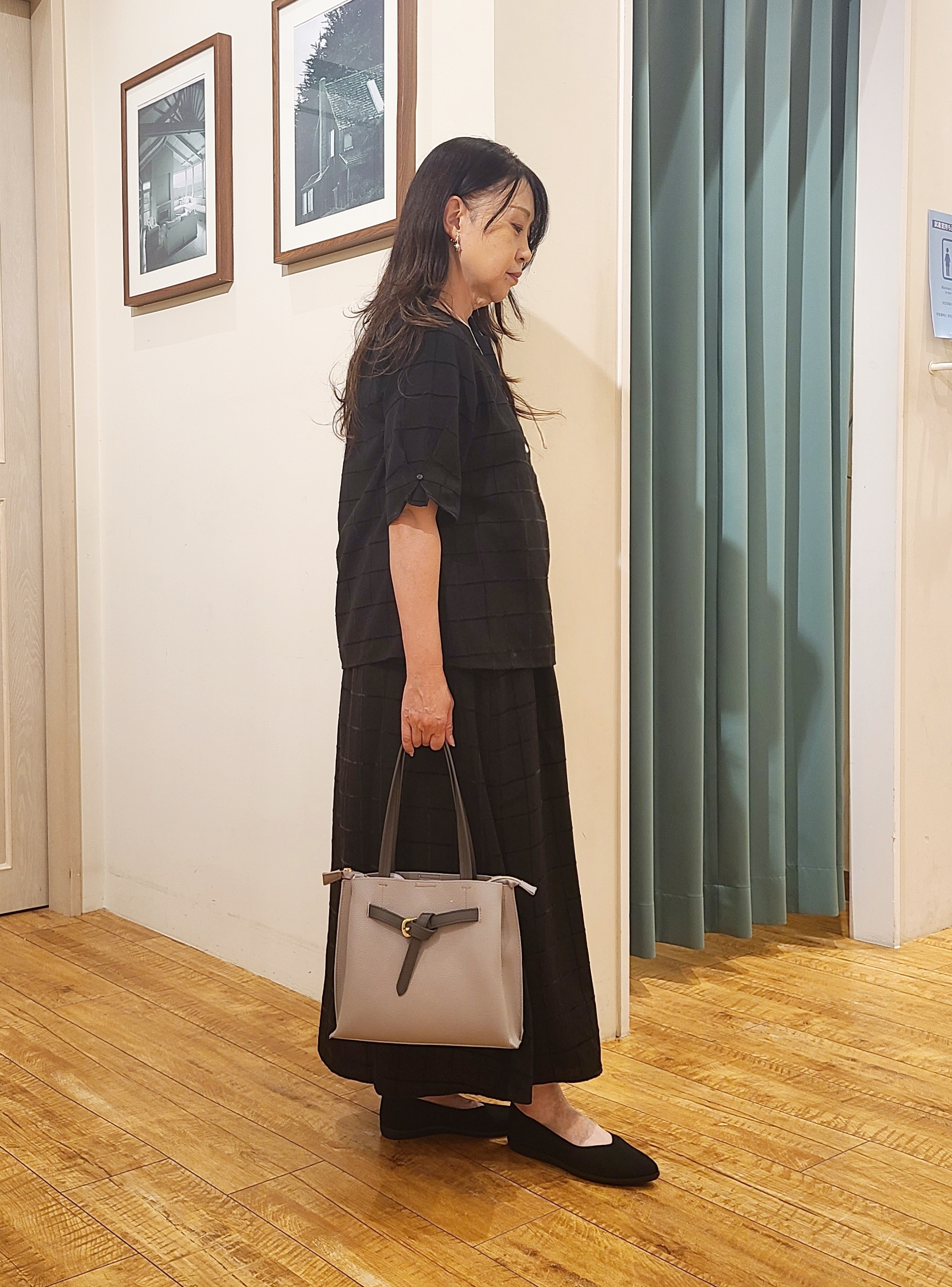 ポンタさんの「SHOO･LA･RUE｜【セットアップ可/S-LL】モールチェックで上品に タックスリーブ ブラウス」を使ったコーディネート
