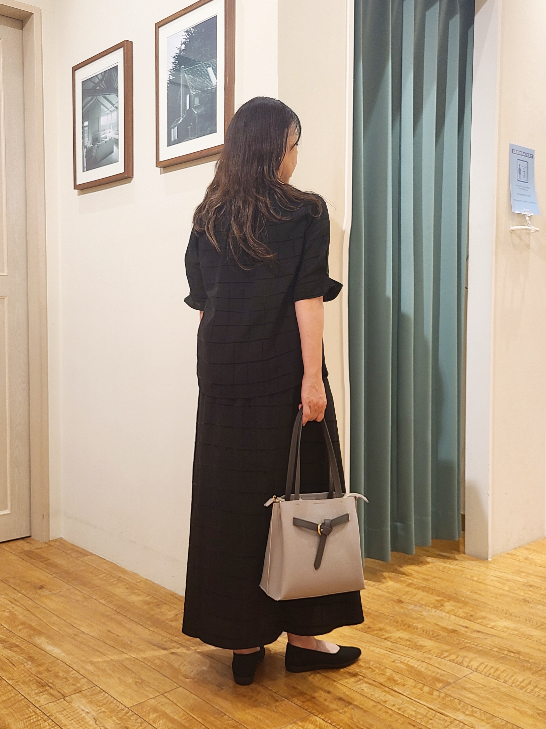 ポンタさんの「SHOO･LA･RUE｜【セットアップ可/S-LL】モールチェックで上品に タックスリーブ ブラウス」を使ったコーディネート