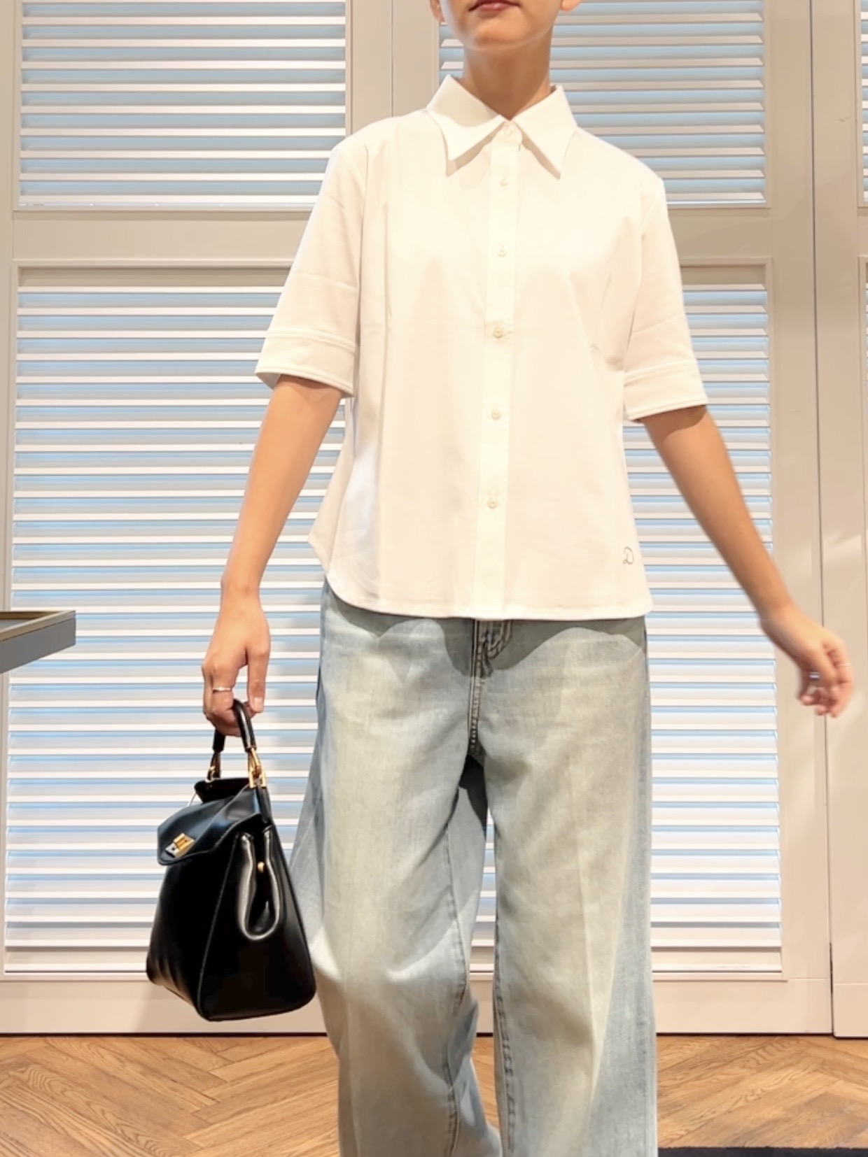 OCHIAIさんの「DRESSTERIOR｜センタープレスストレートデニム」を使ったコーディネート