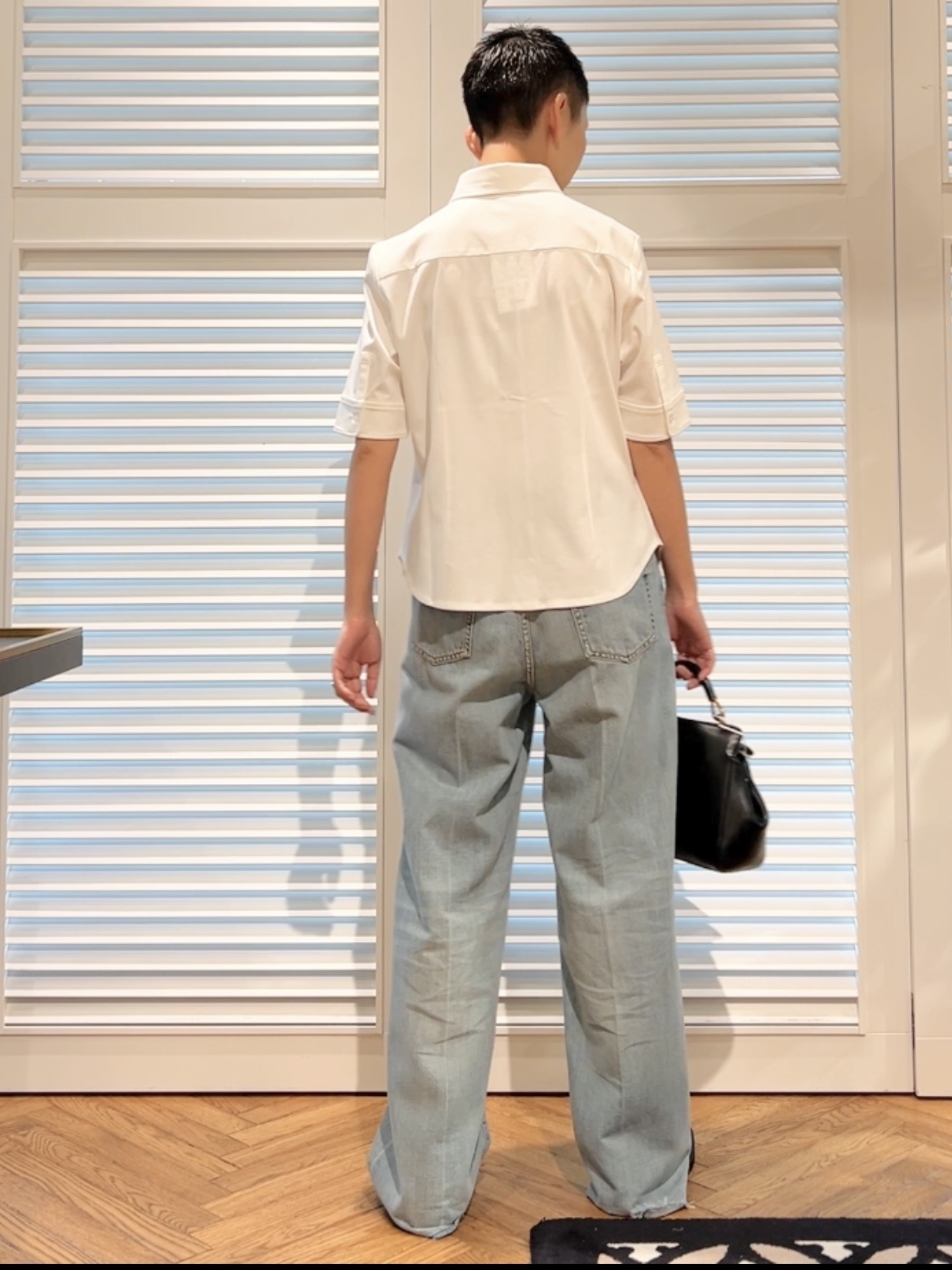 OCHIAIさんの「DRESSTERIOR｜センタープレスストレートデニム」を使ったコーディネート