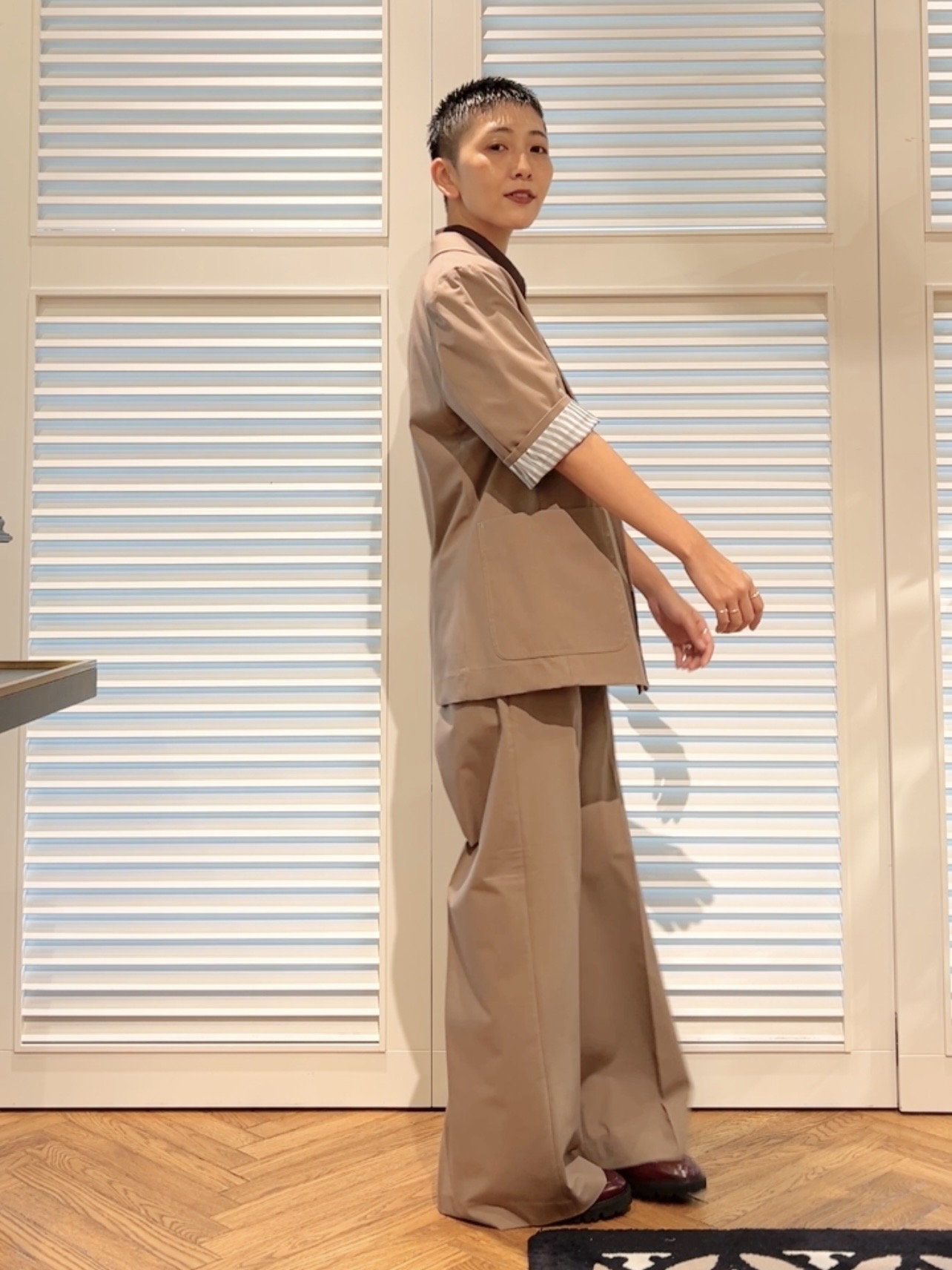 OCHIAIさんの「DRESSTERIOR｜【接触冷感/セットアップ可】 2WAYストレッチスリークオータージャケット」を使ったコーディネート