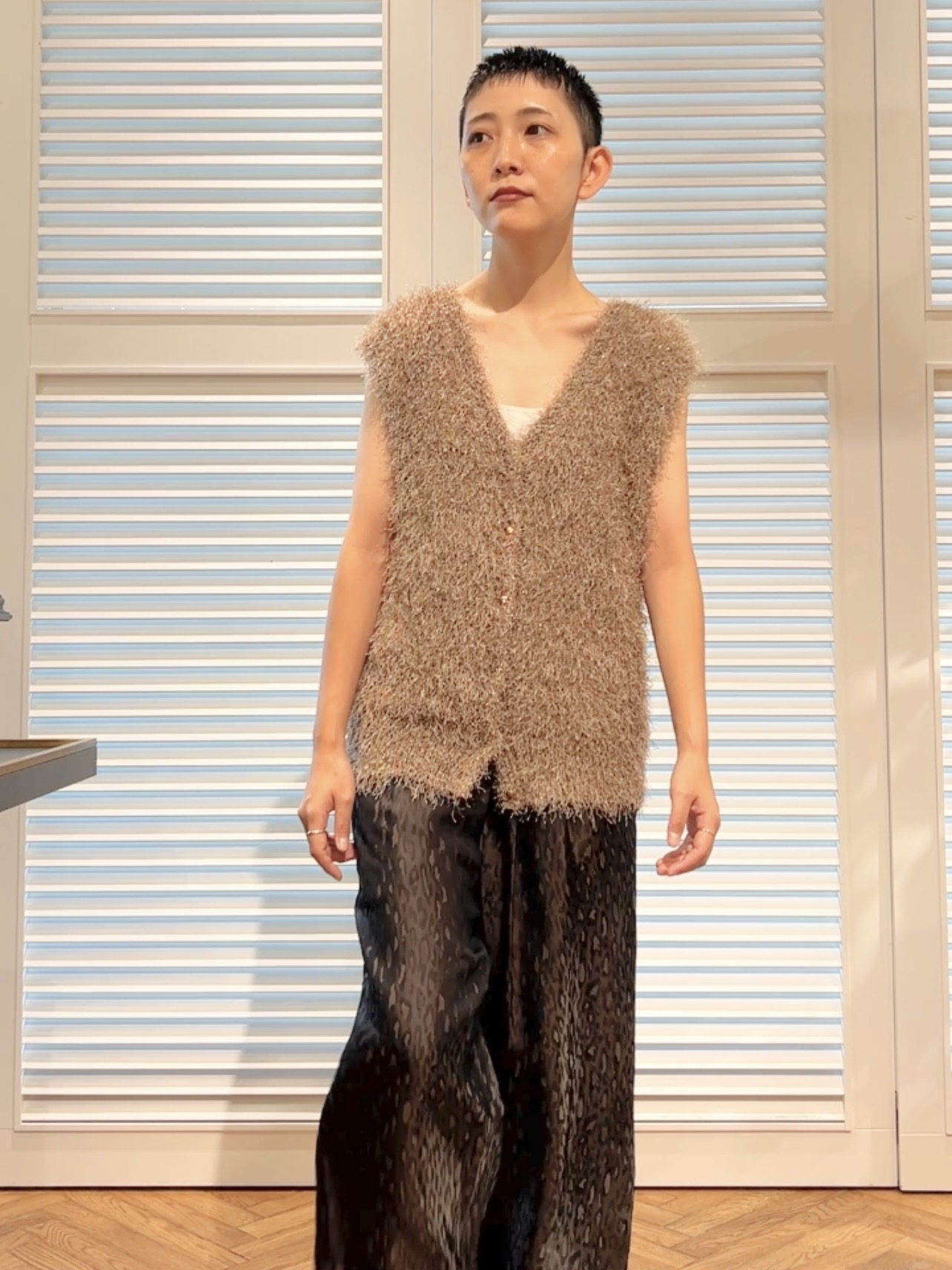 OCHIAIさんの「DRESSTERIOR｜フェザーヤーン2WAYニットプルオーバー」を使ったコーディネート
