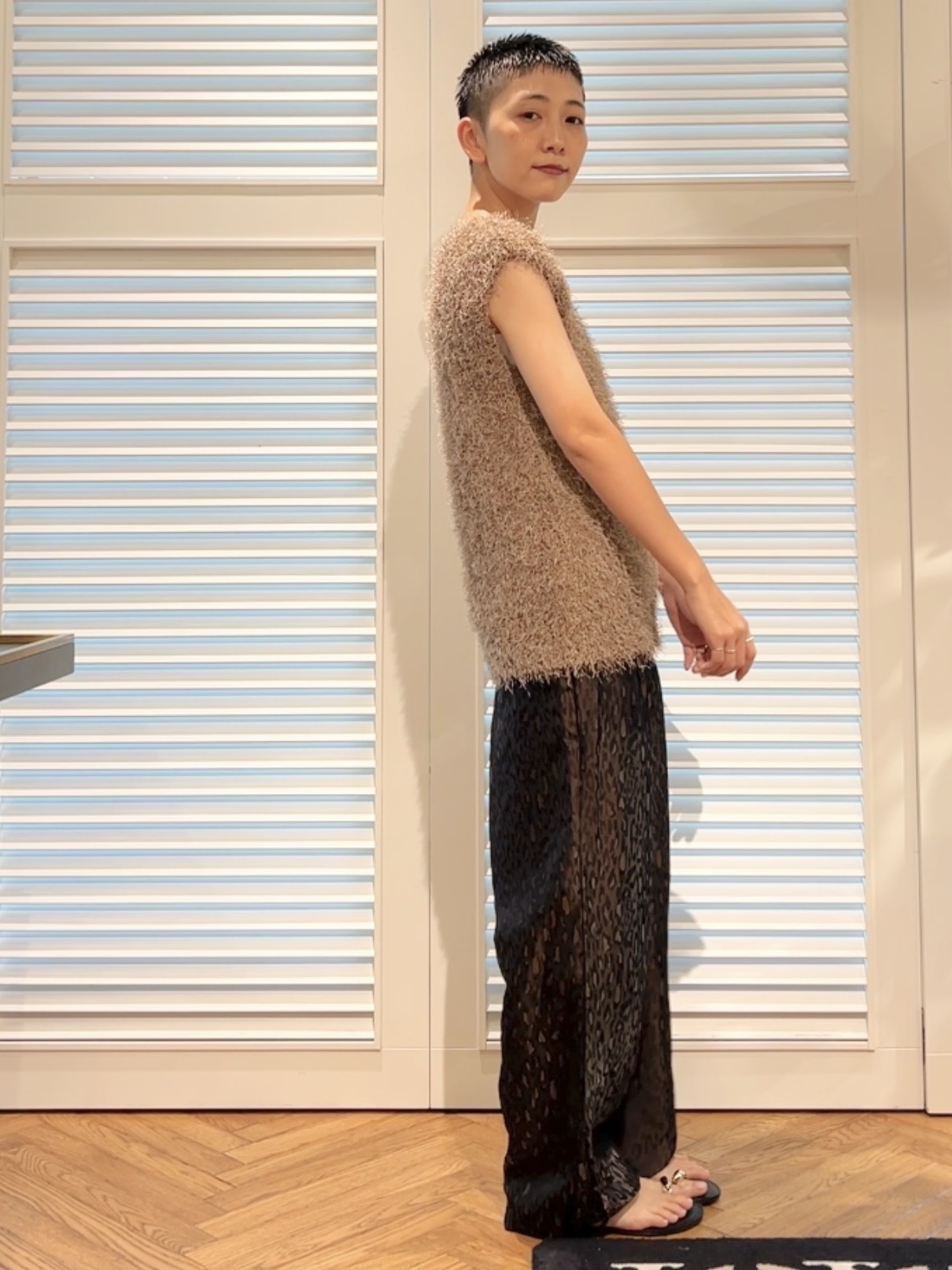 OCHIAIさんの「DRESSTERIOR｜フェザーヤーン2WAYニットプルオーバー」を使ったコーディネート