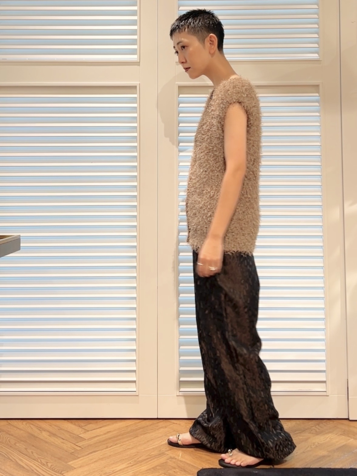 OCHIAIさんの「DRESSTERIOR｜フェザーヤーン2WAYニットプルオーバー」を使ったコーディネート