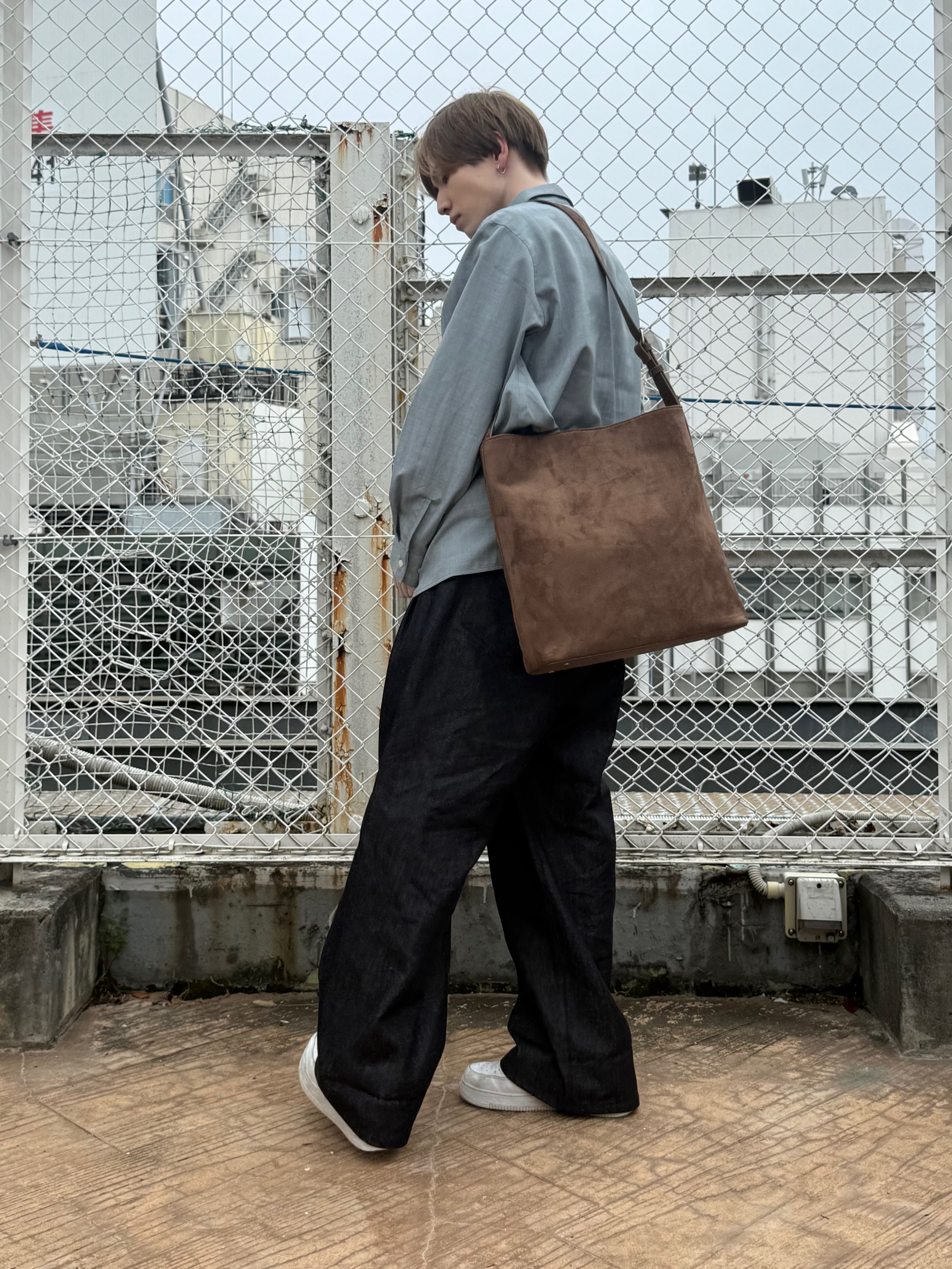 カネダさんの「tk.TAKEO KIKUCHI｜【色褪せしにくいデニム】Comfy Fadeless Denim Seriesバレルデニム」を使ったコーディネート