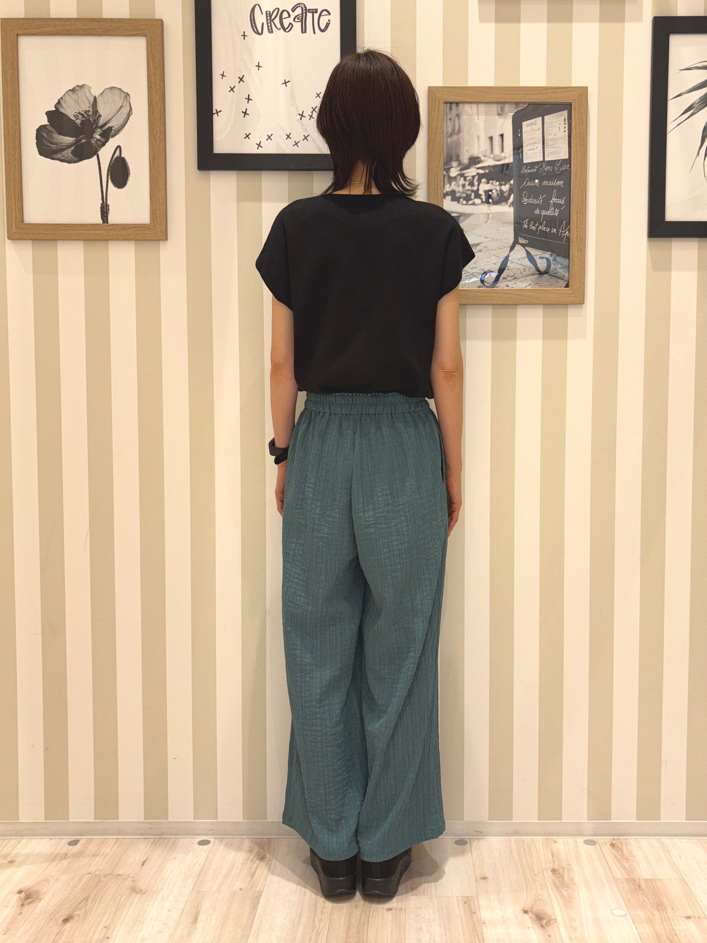 たまごがにさんの「SHOO･LA･RUE｜【ひんやり/洗濯機可/S-LL】インせず着られる 大人シンプルサマーニット」を使ったコーディネート