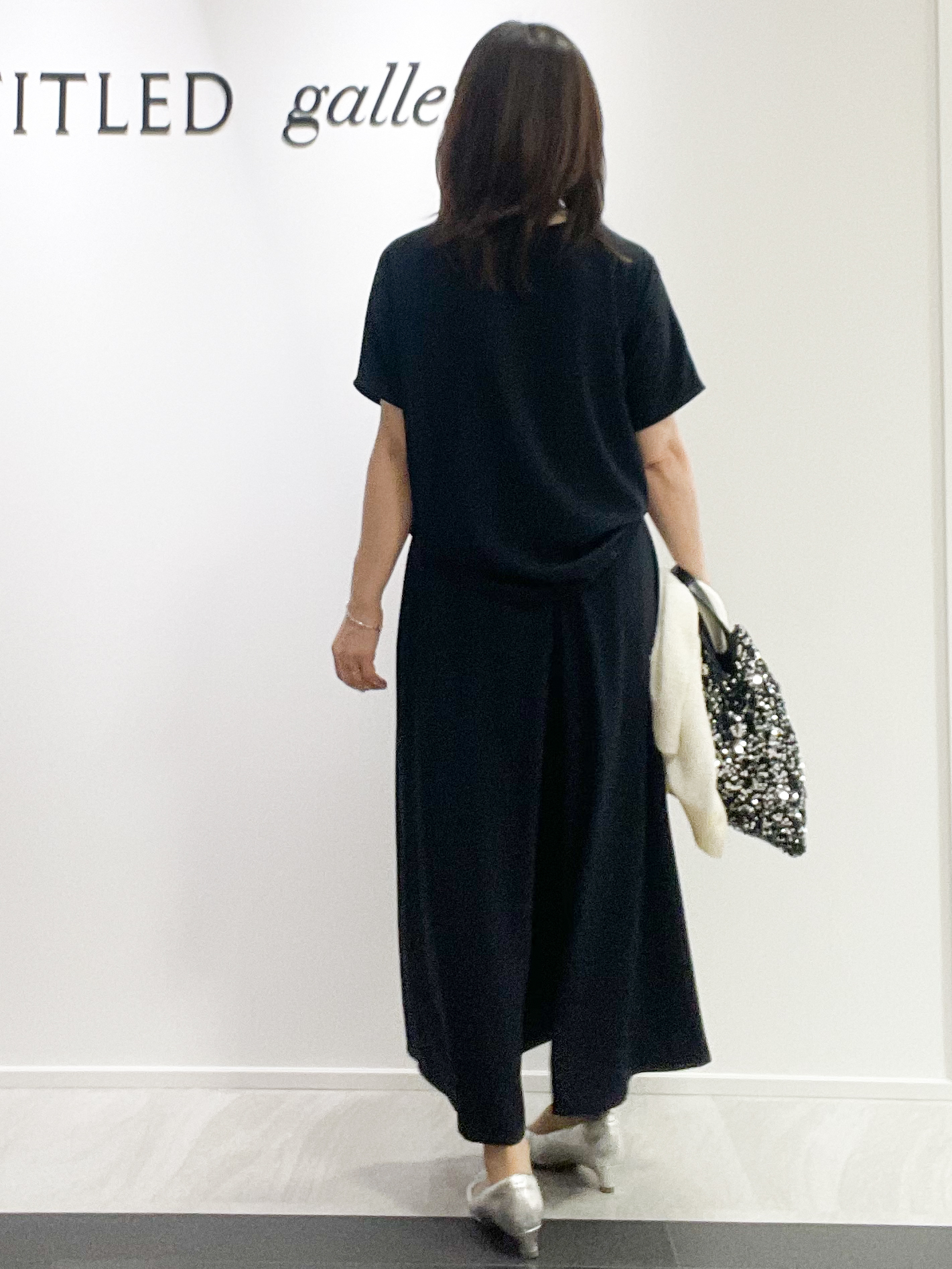 めいさんの「UNTITLED｜【UV/接触冷感/セットアップ可】リラクシーキーVネックブラウス」を使ったコーディネート
