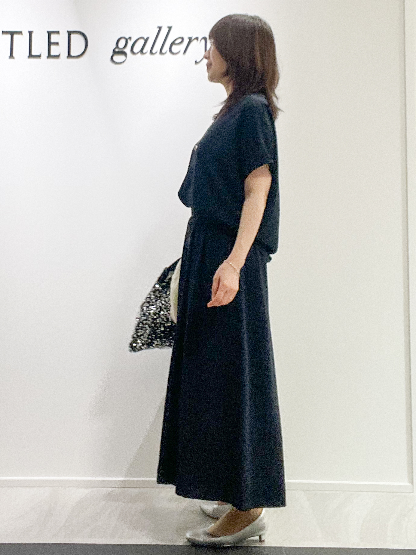 めいさんの「UNTITLED｜【UV/接触冷感/セットアップ可】リラクシーキーVネックブラウス」を使ったコーディネート