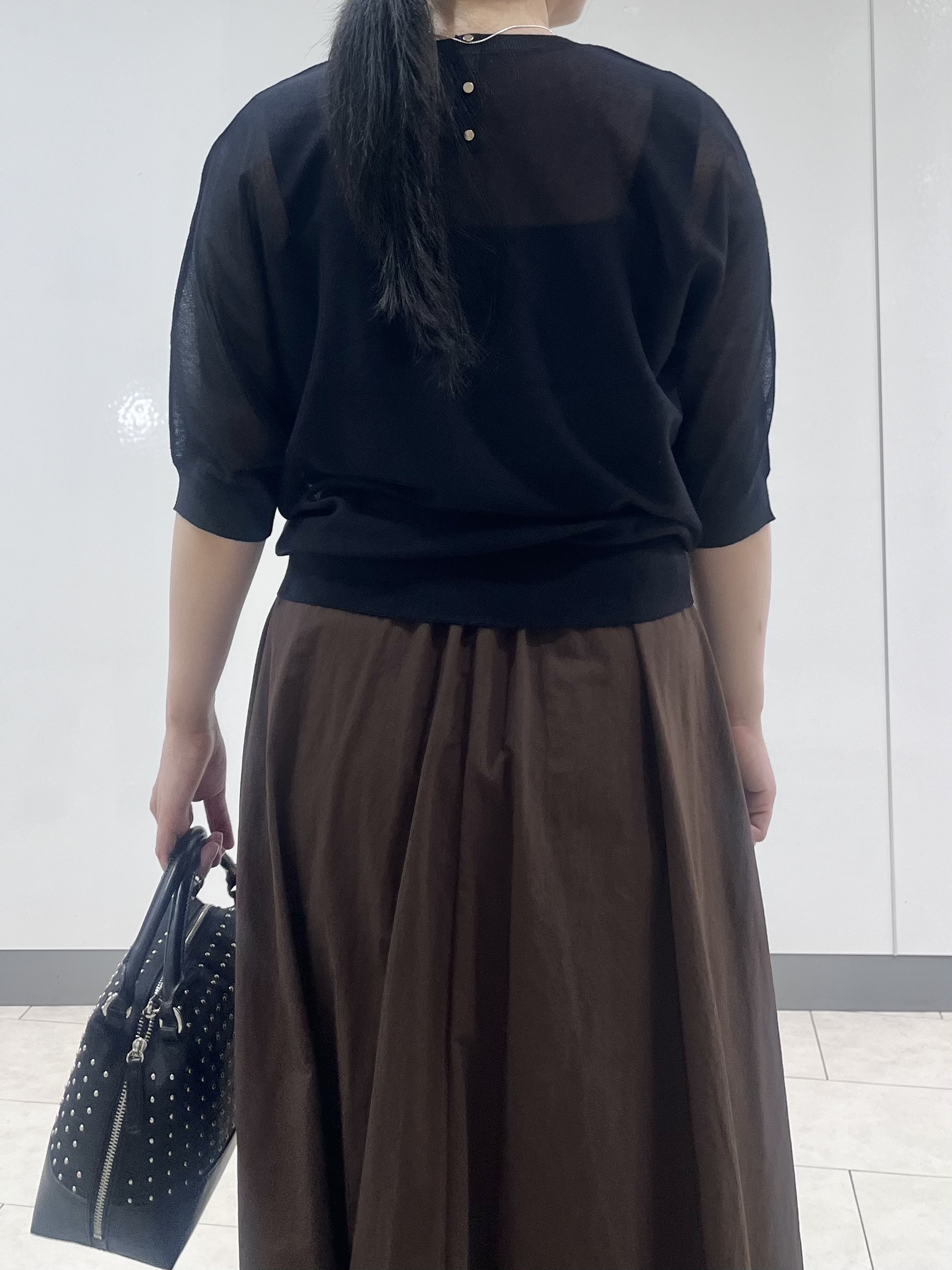 hasuさんの「INDIVI｜【体型カバー／洗える】シアードルマンニット」を使ったコーディネート
