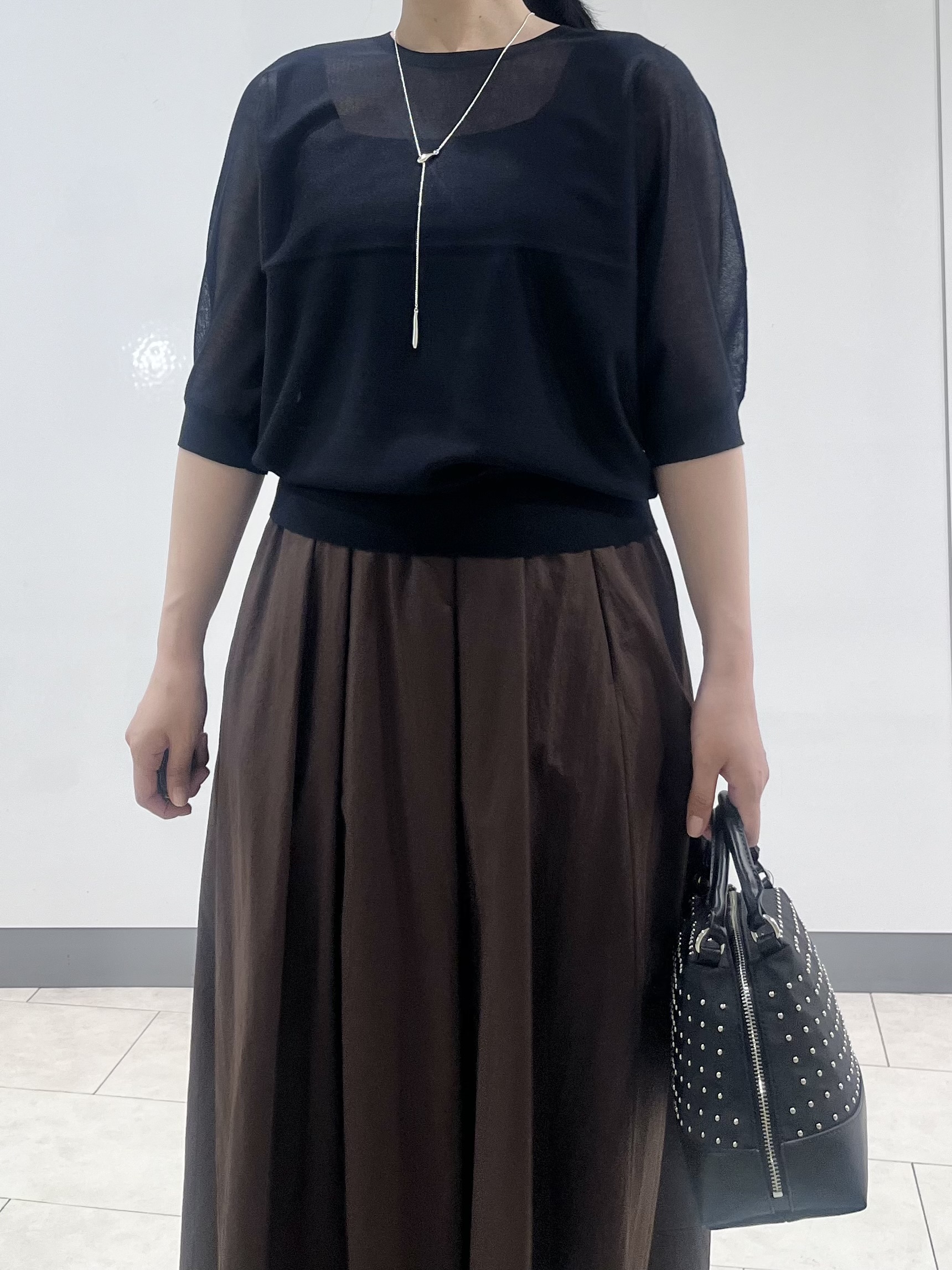 hasuさんの「INDIVI｜【体型カバー／洗える】シアードルマンニット」を使ったコーディネート