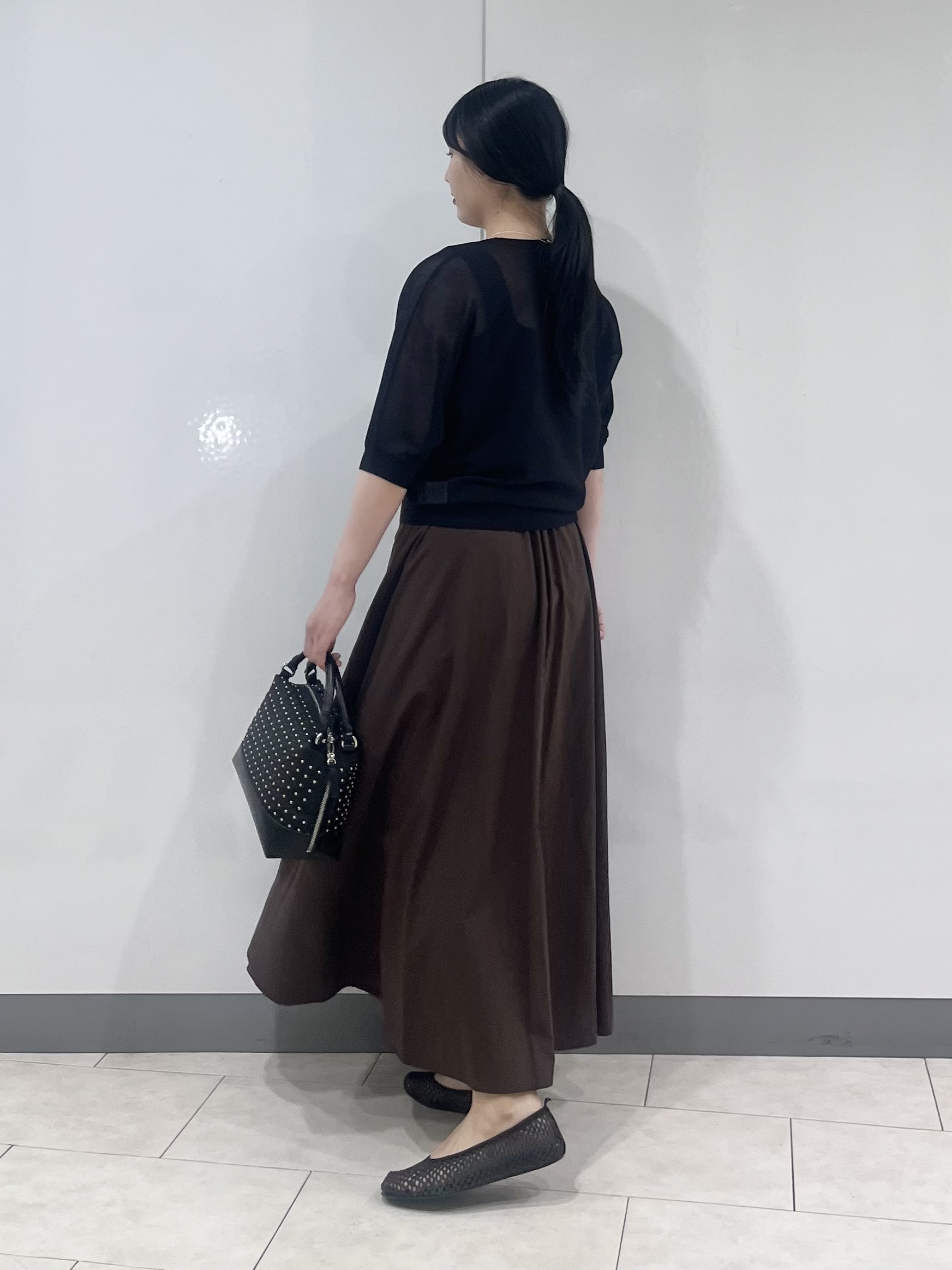 hasuさんの「INDIVI｜【体型カバー／洗える】シアードルマンニット」を使ったコーディネート