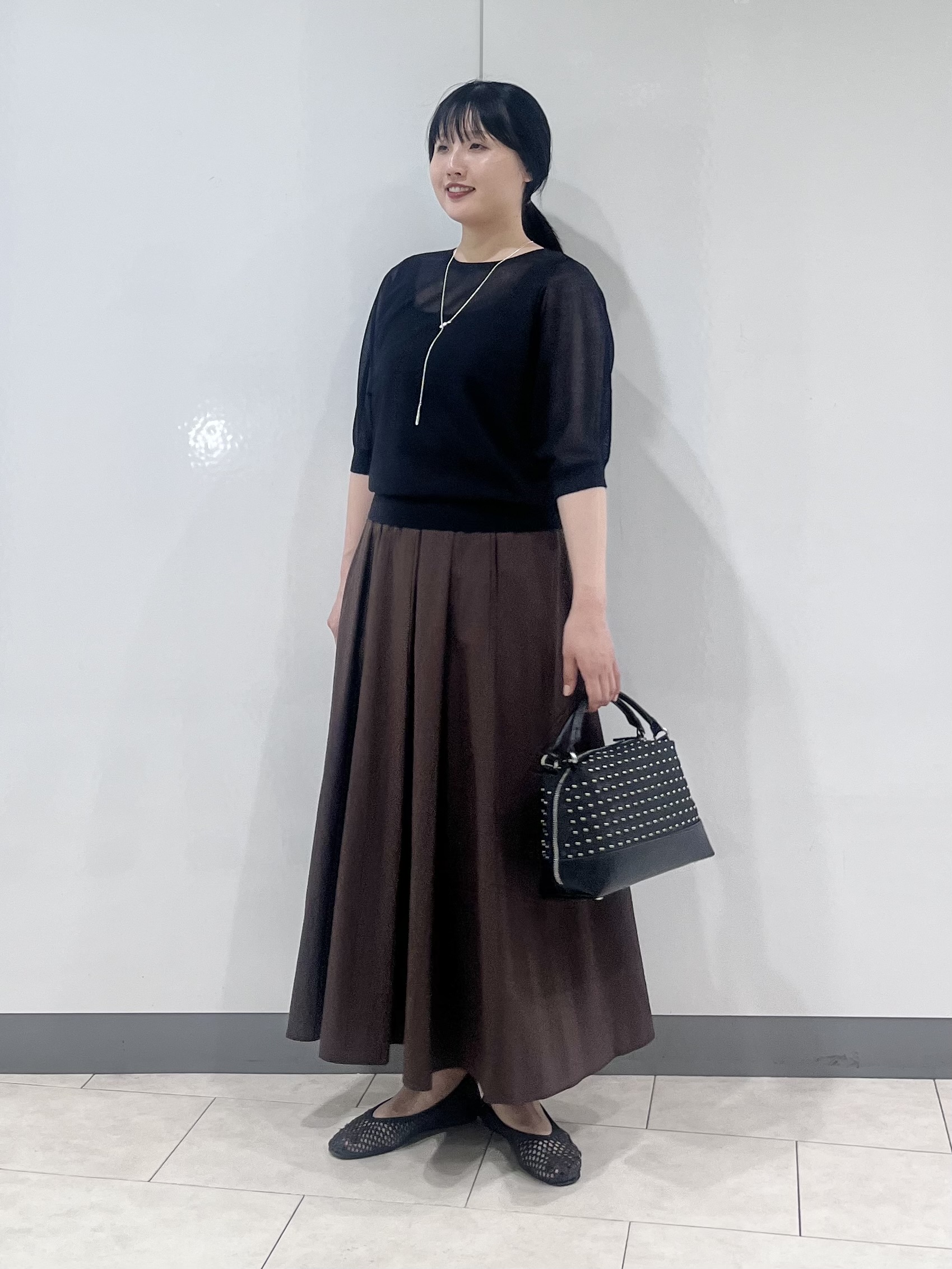 hasuさんの「INDIVI｜【体型カバー／洗える】シアードルマンニット」を使ったコーディネート