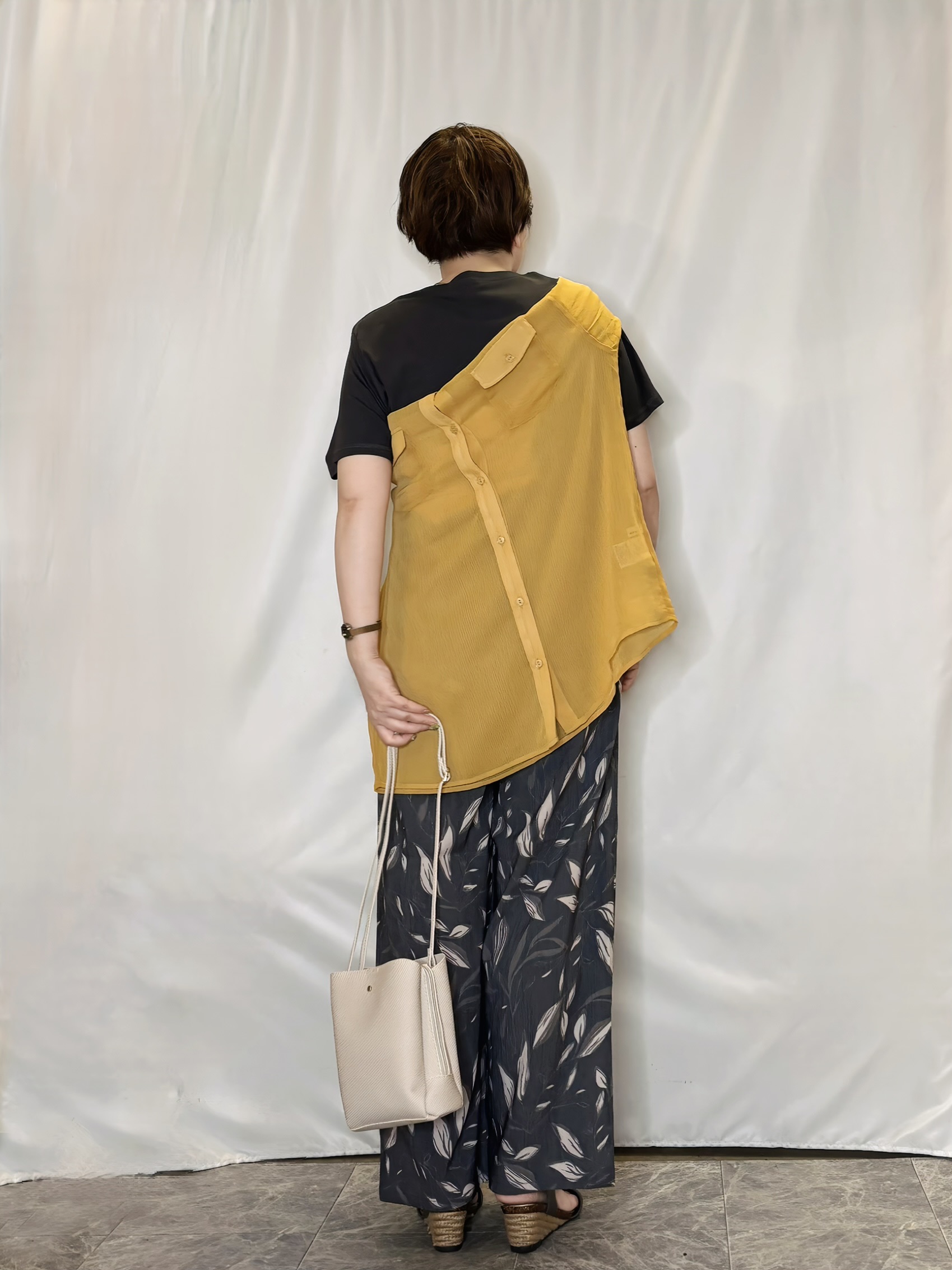 たみさんの「SHOO･LA･RUE｜【洗濯機可】ダブルポケット 楊柳しぼしぼシアーシャツ」を使ったコーディネート