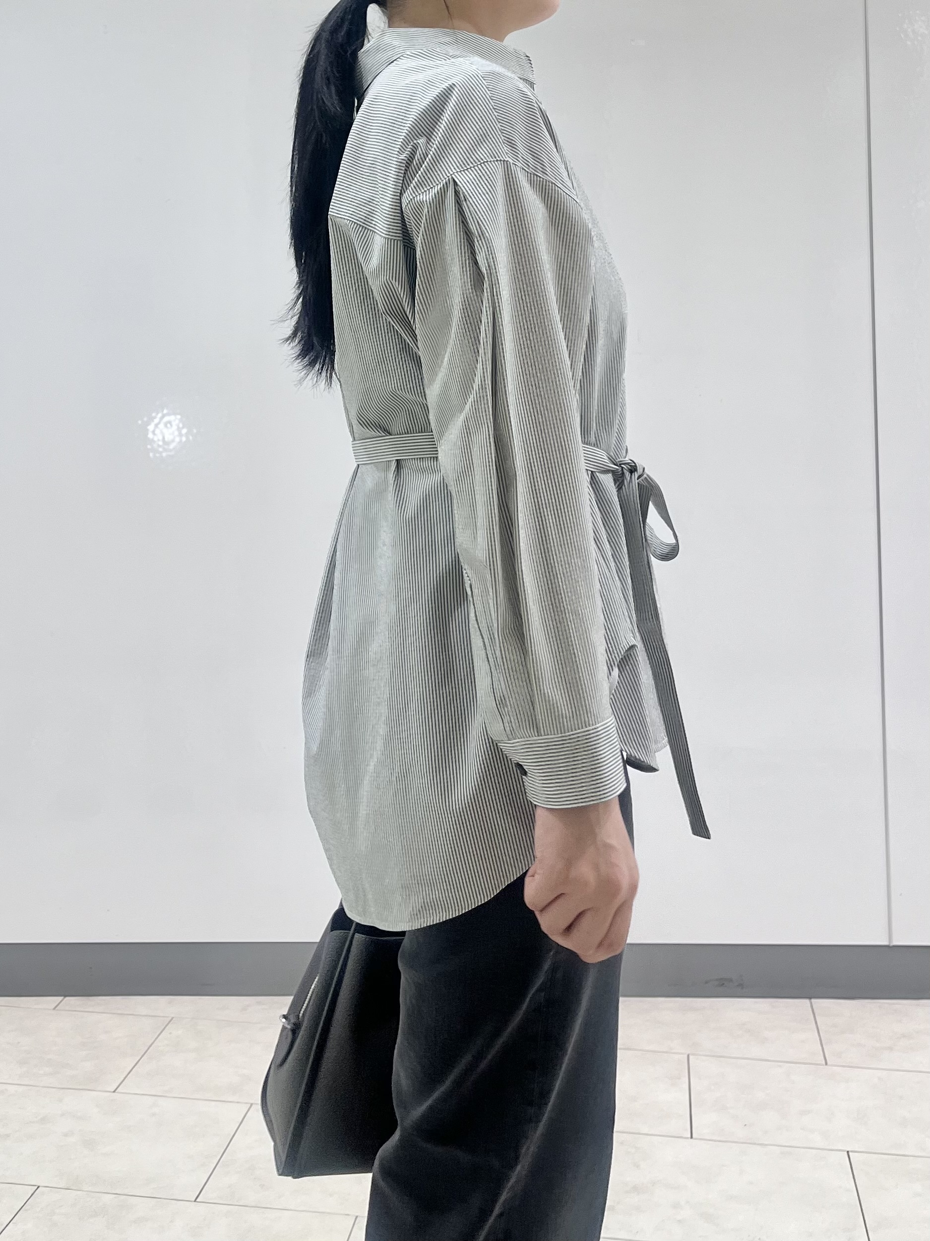 hasuさんの「INDIVI｜【UVケア／接触冷感／ベルト付】サッカー素材シャツ」を使ったコーディネート