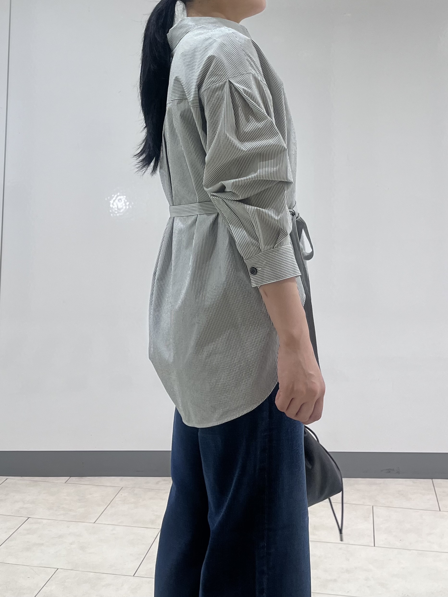 hasuさんの「INDIVI｜【褒められデニム】ワイドストレート デニムパンツ」を使ったコーディネート