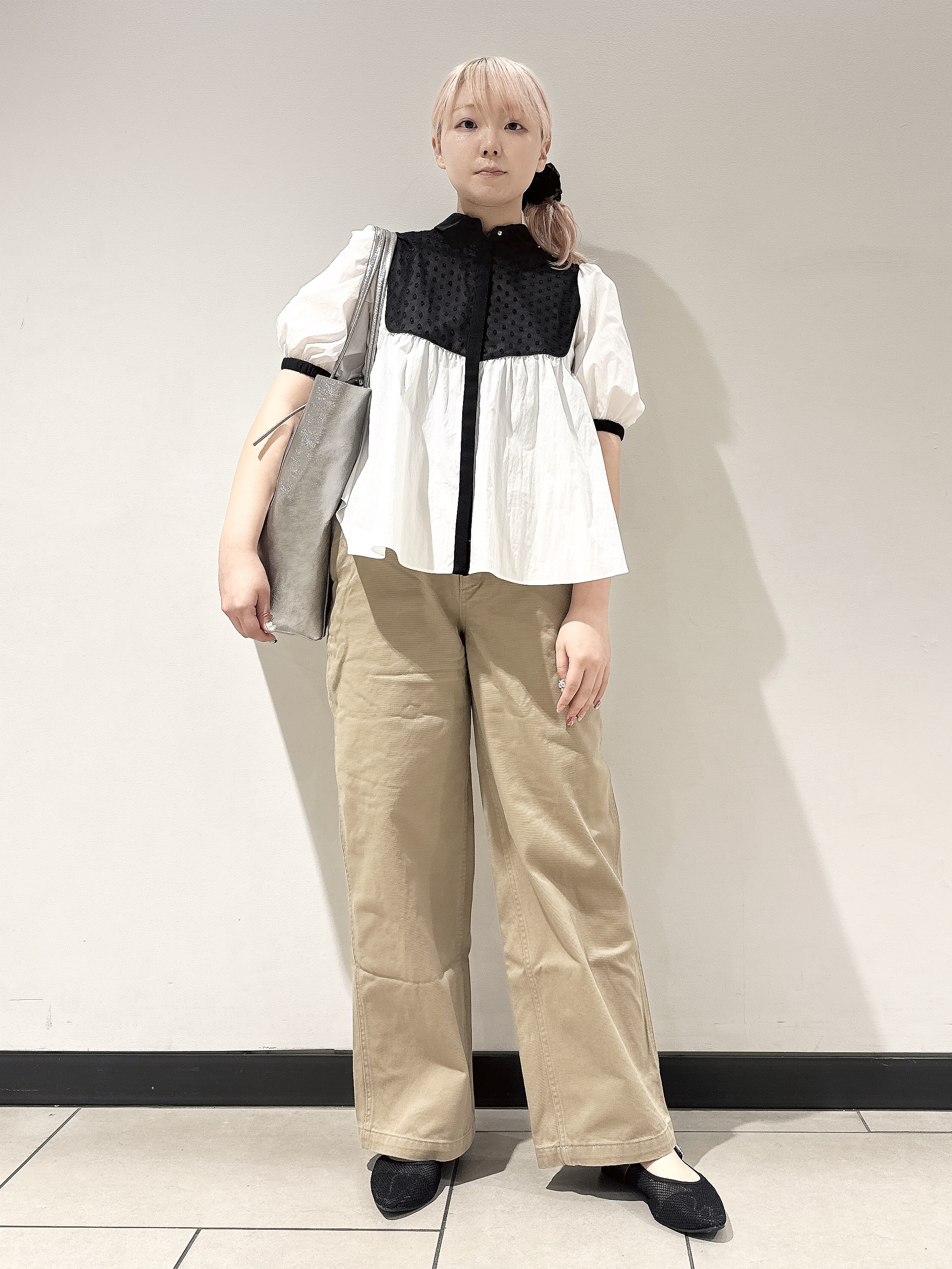 なかもとあきさんの「DRESSTERIOR｜【着映え】パフスリーブ ブザムブラウス」を使ったコーディネート