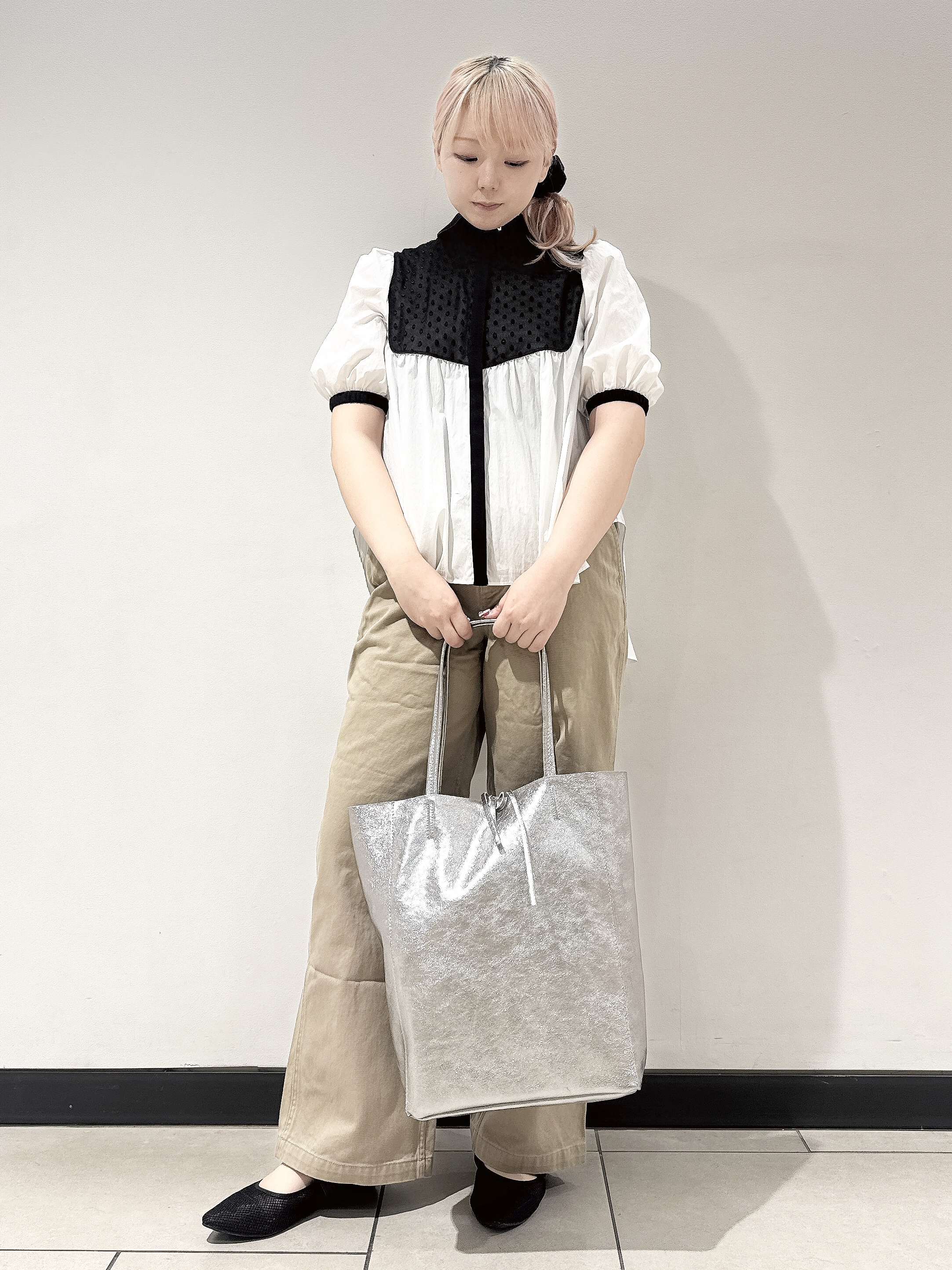 なかもとあきさんの「DRESSTERIOR｜【着映え】パフスリーブ ブザムブラウス」を使ったコーディネート