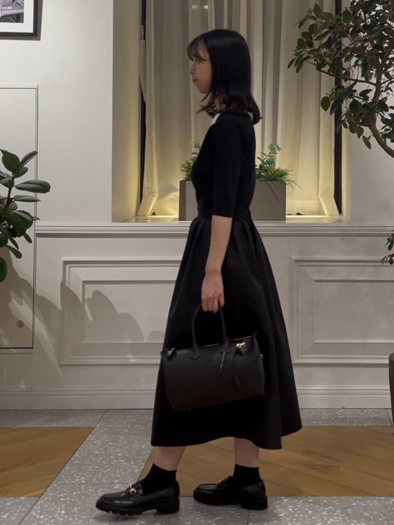 Lilyさんの「DRESSTERIOR｜バイカラーニットコンビワンピース」を使ったコーディネート
