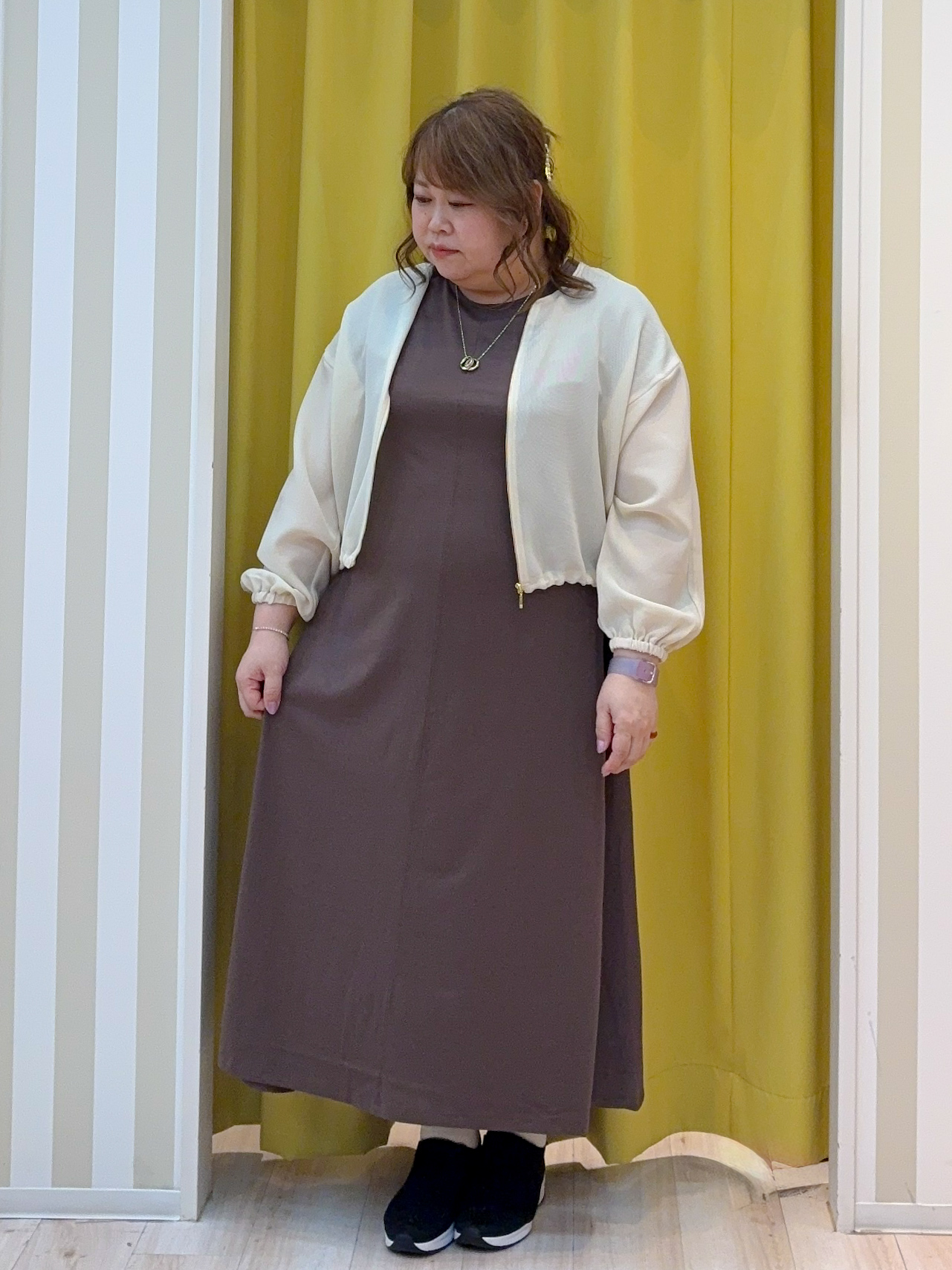 kotoさんさんの「SHOO･LA･RUE｜【通気性〇/セットアップ可/洗濯機可】メッシュドルマン ジップブルゾン」を使ったコーディネート