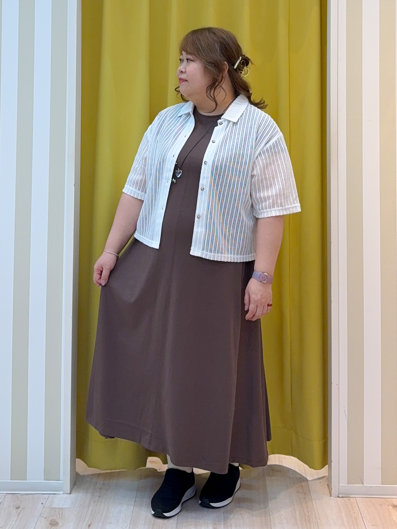 kotoさんさんの「SHOO･LA･RUE｜【洗濯機可/S-LL】軽やかで涼しげな 透かしレース風前開きシャツ」を使ったコーディネート