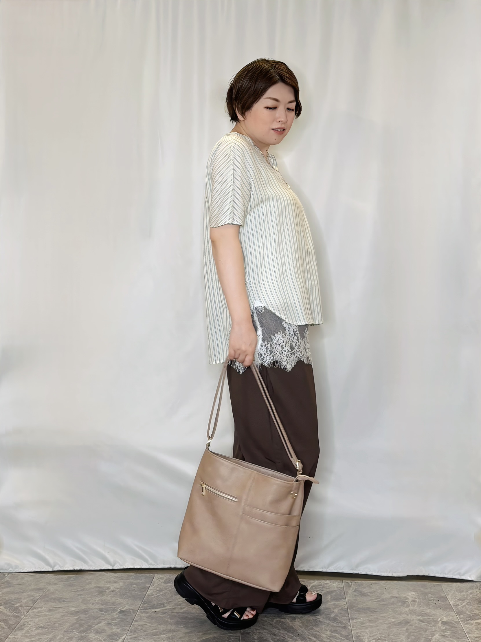 たみさんの「SHOO･LA･RUE｜【洗濯機可/体型カバー】とろみタックスキッパーブラウス」を使ったコーディネート