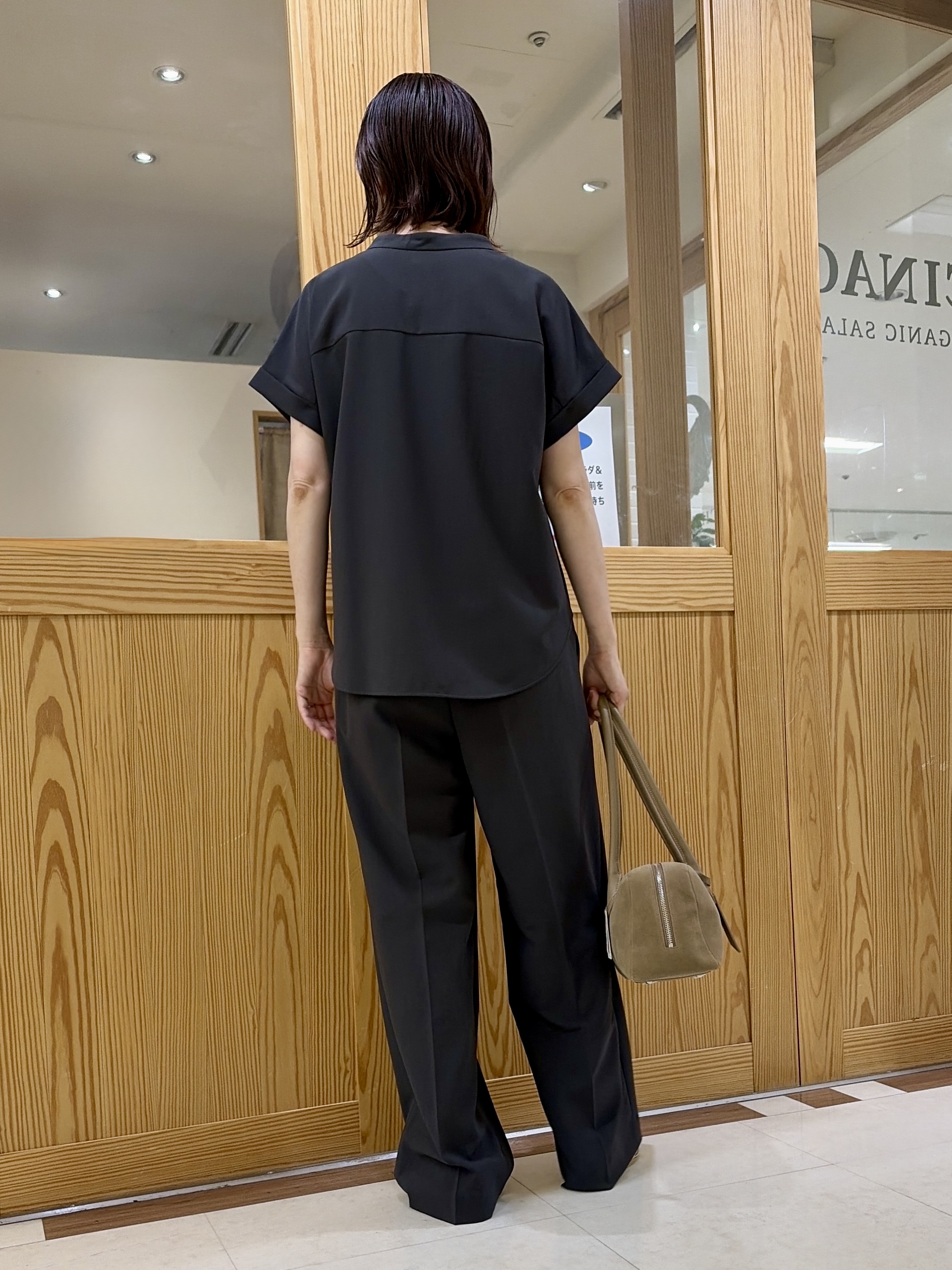 ゆうさんの「UNTITLED｜【セットアップ可/UVカット/接触冷感】エアリークールドロストシャツ」を使ったコーディネート