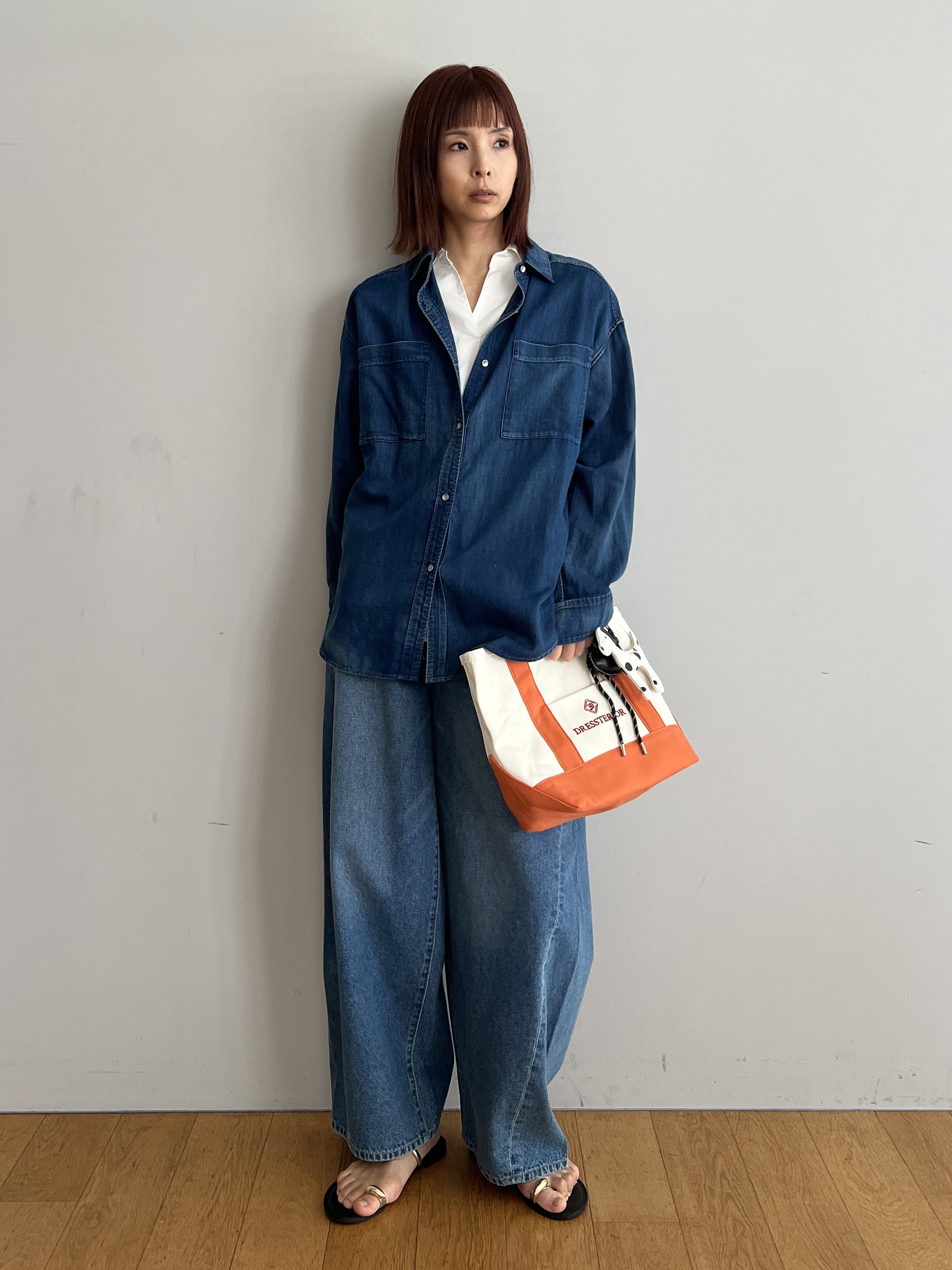 misaさんの「DRESSTERIOR｜【涼しく着映え】シアーデニムシャツ」を使ったコーディネート