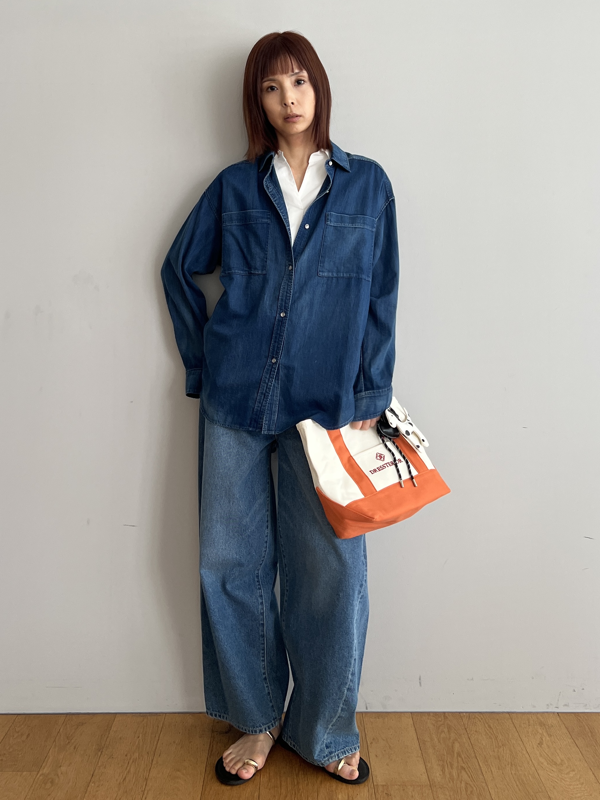 misaさんの「DRESSTERIOR｜【涼しく着映え】シアーデニムシャツ」を使ったコーディネート