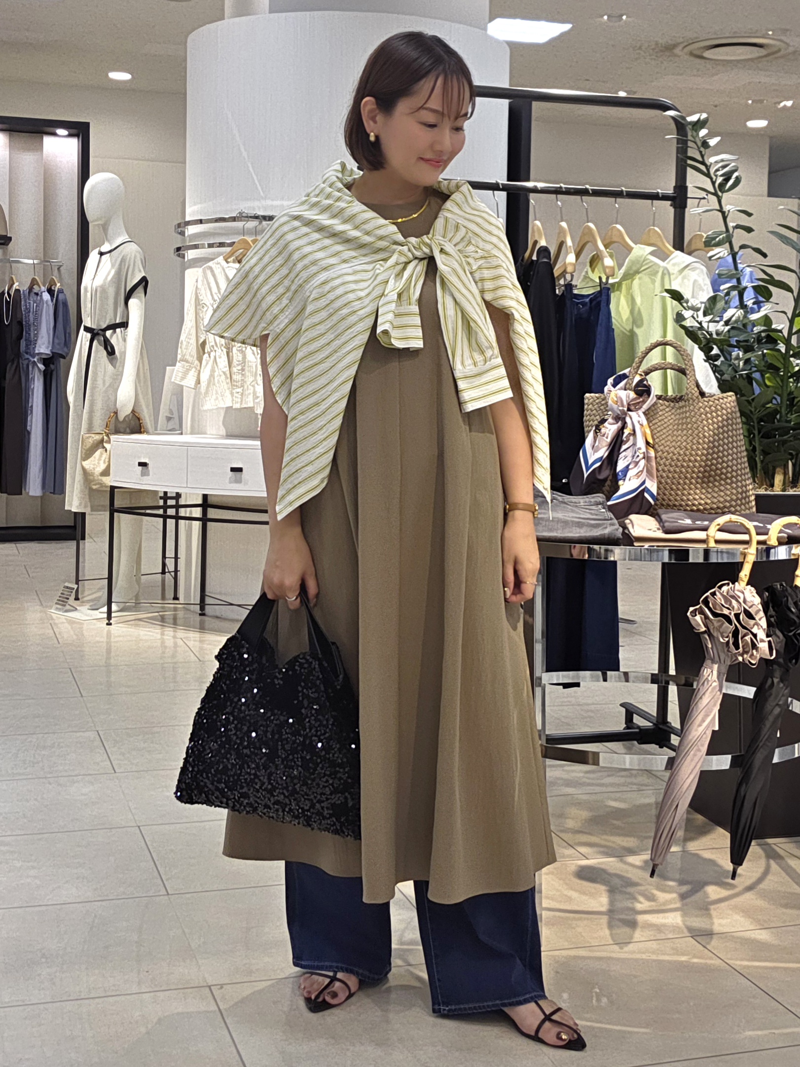 naokoさんの「UNTITLED｜ストライプシャツ」を使ったコーディネート