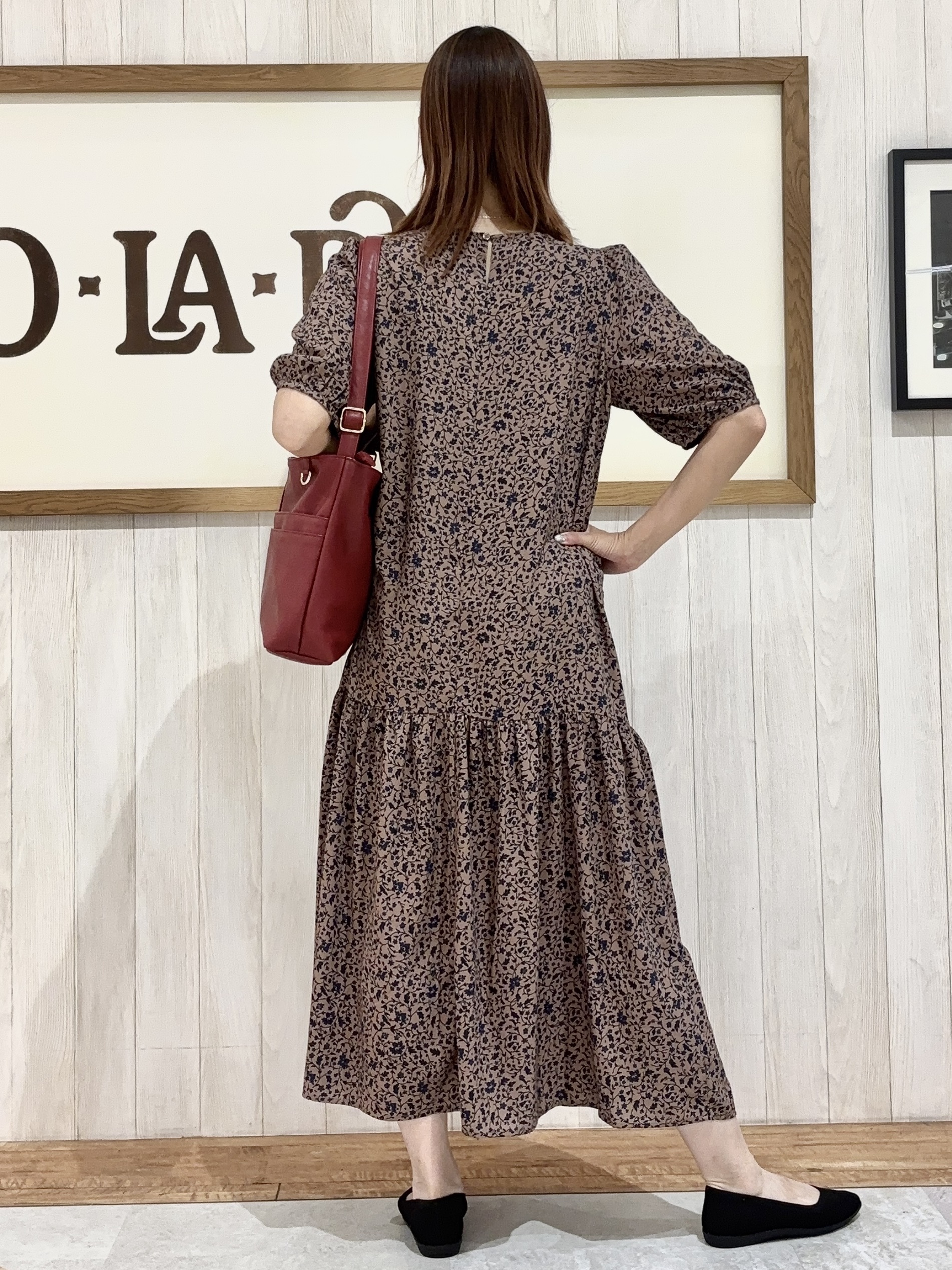 みきぽんさんの「SHOO･LA･RUE｜花柄ティアードワンピース」を使ったコーディネート