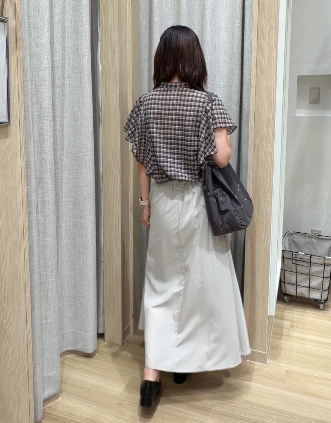 Fumikaさんの「grove｜1枚で着映えが叶う チェックラッフルフリルブラウス」を使ったコーディネート