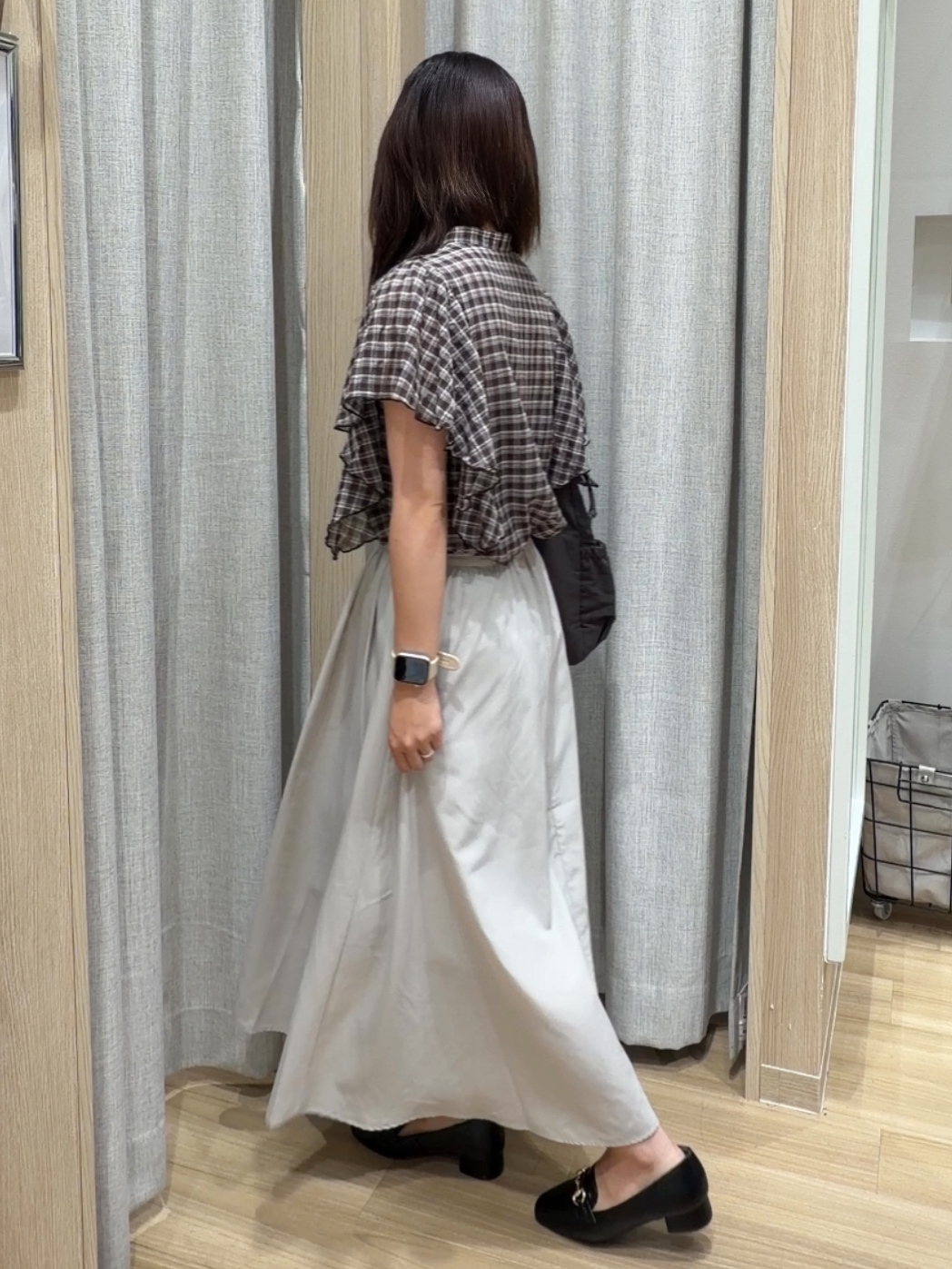 Fumikaさんの「grove｜1枚で着映えが叶う チェックラッフルフリルブラウス」を使ったコーディネート