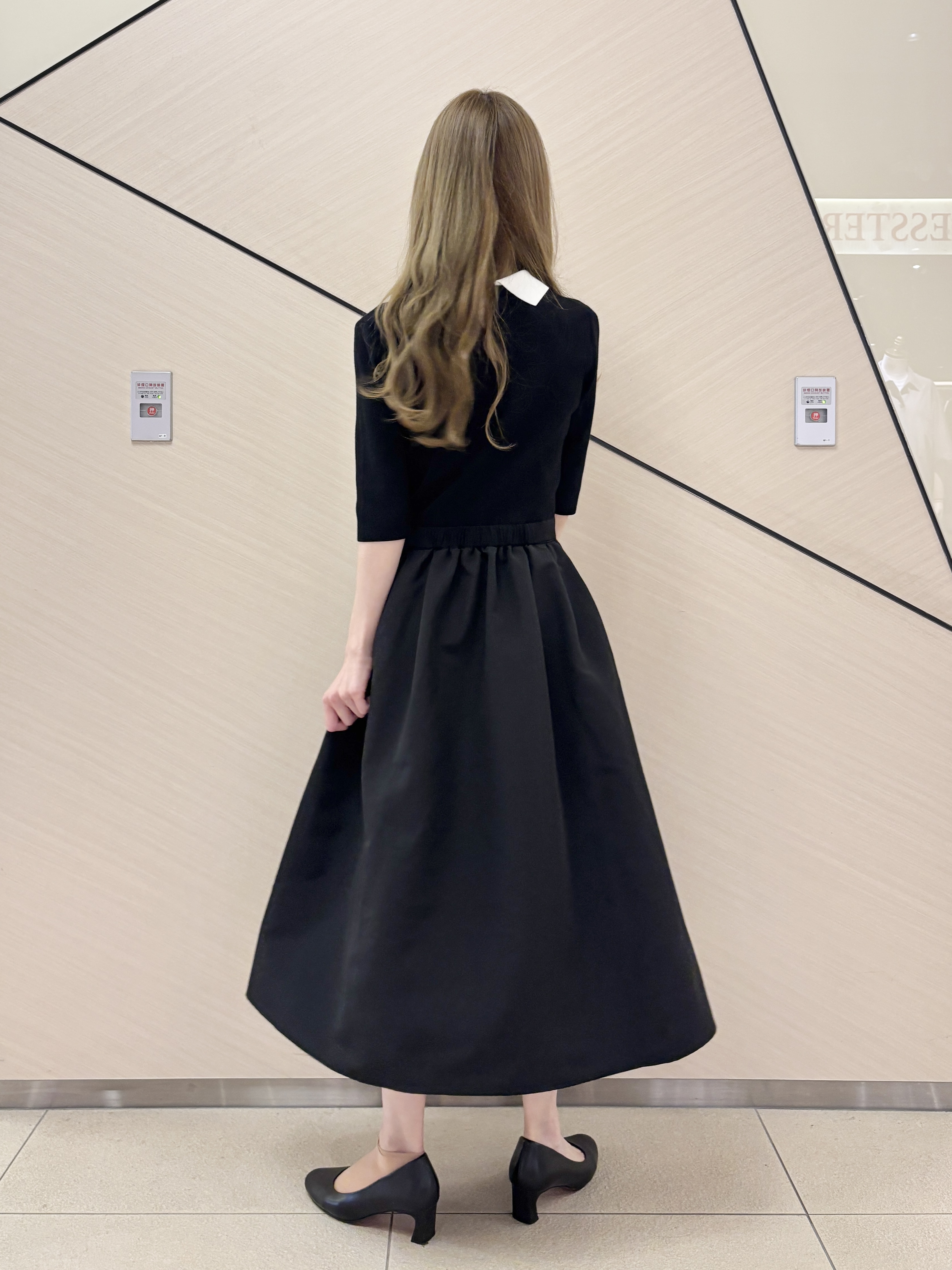 清水夏姫さんの「DRESSTERIOR｜バイカラーニットコンビワンピース」を使ったコーディネート