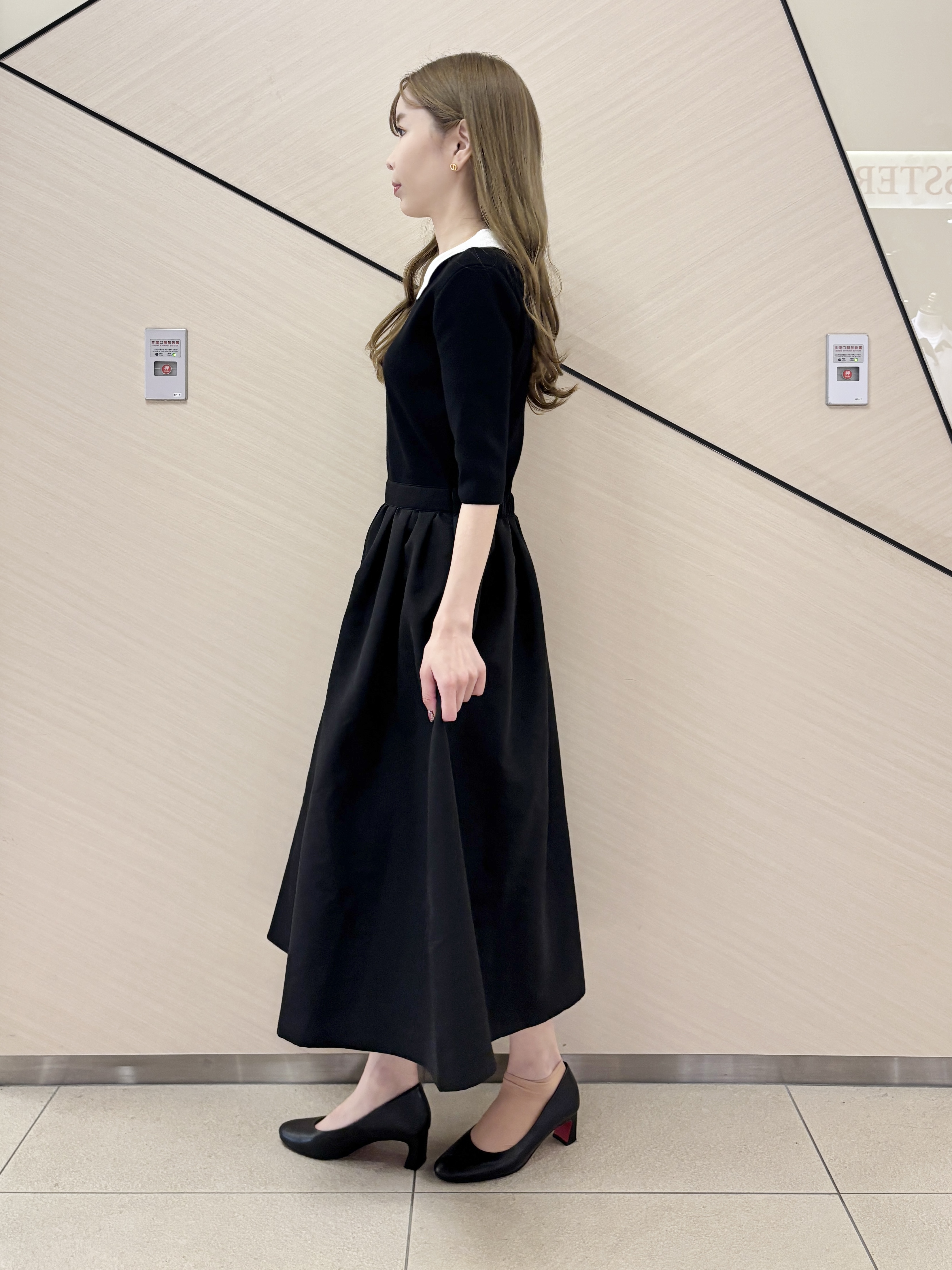 清水夏姫さんの「DRESSTERIOR｜バイカラーニットコンビワンピース」を使ったコーディネート