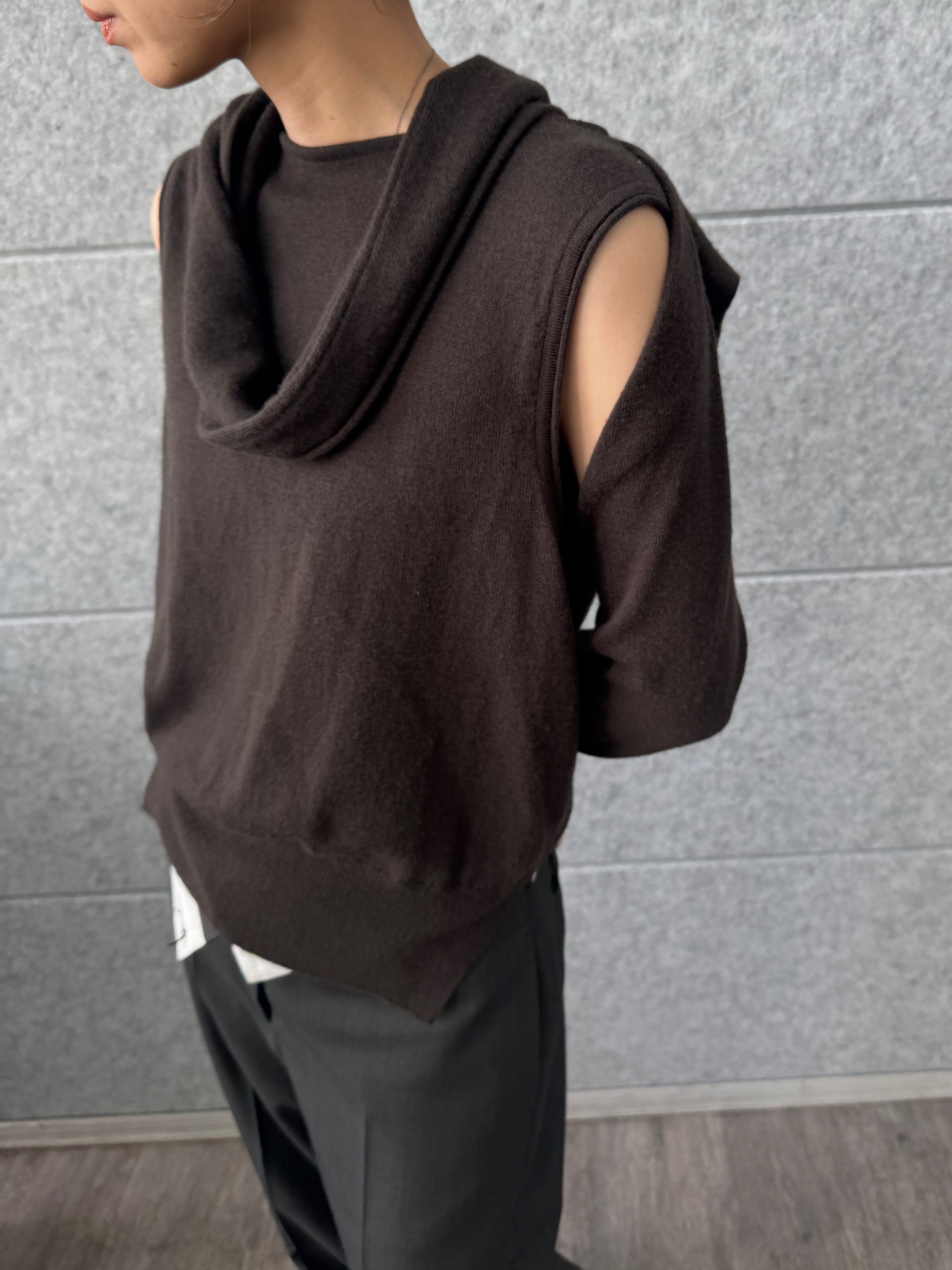 designer yukaさんの「CODE A｜SYSTEM｜CONVERTIBLE－SLEEVE WOOL KNIT TOP」を使ったコーディネート