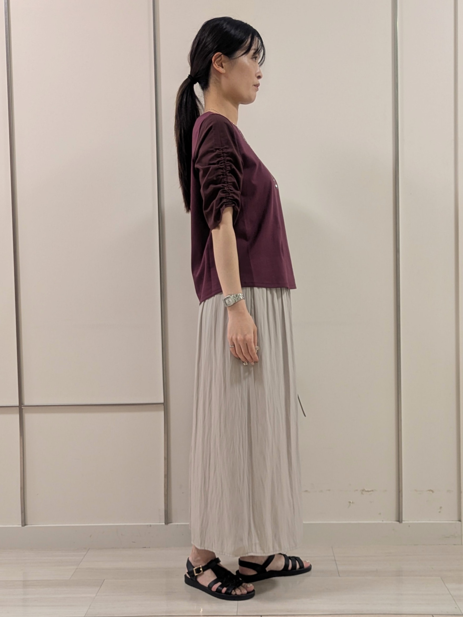 mikiさんの「COUP DE CHANCE｜【手洗い可／日本製】袖ギャザーカットソー」を使ったコーディネート