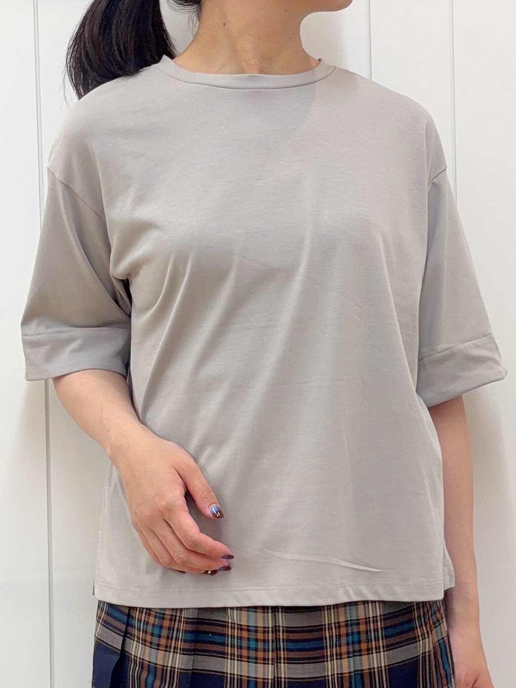 Mayaさんの「Dessin｜【汗シミ防止/UVカット】配色スリーブ 五分袖プルオーバー」を使ったコーディネート