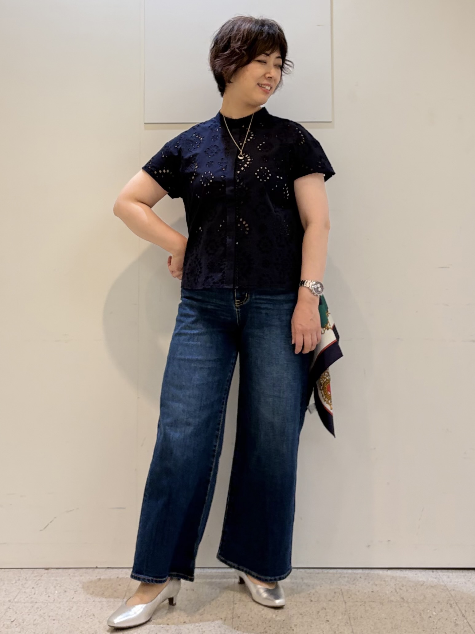 ヤスコさんの「Reflect｜【通勤◎】カットワーク刺繍レース シャツブラウス」を使ったコーディネート
