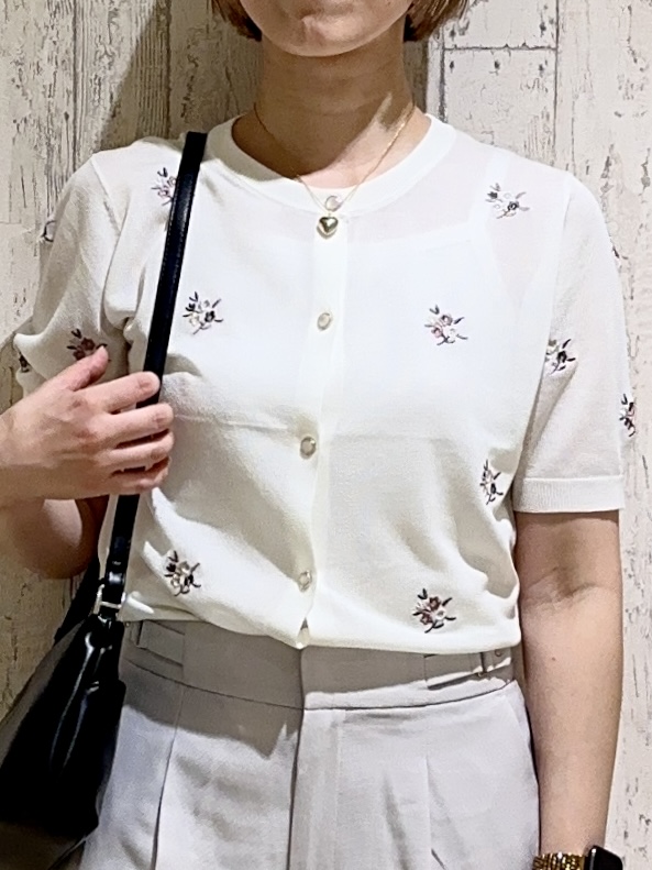 Hana...eさんの「index｜フラワー刺繍カーディガン【洗濯機OK／抗ピル】」を使ったコーディネート