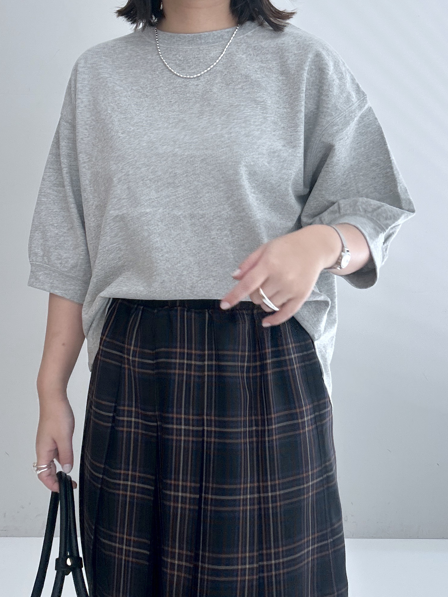 Hirokaさんの「Dessin｜バックヘンリーカットソー5分袖」を使ったコーディネート