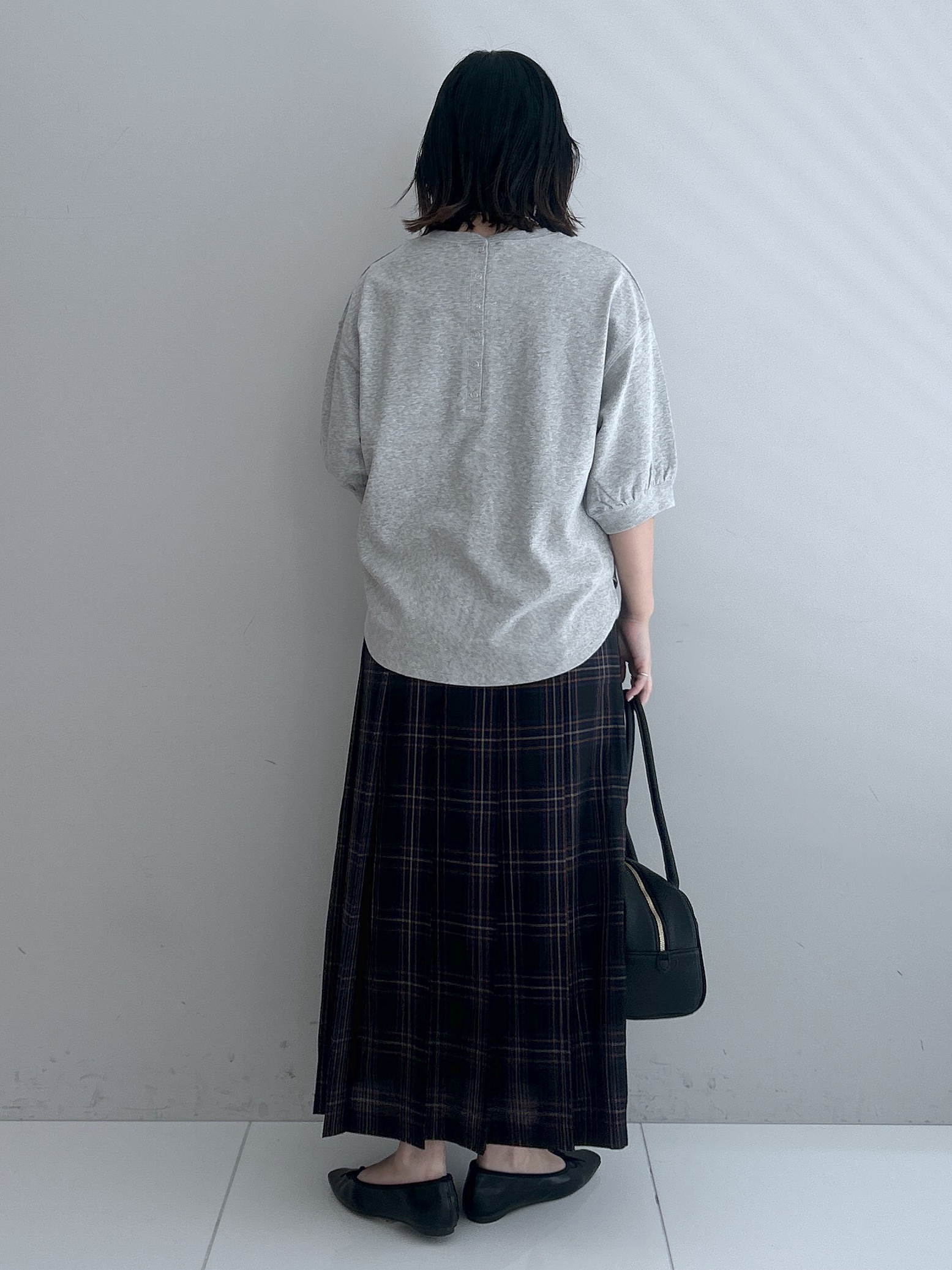 Hirokaさんの「Dessin｜バックヘンリーカットソー5分袖」を使ったコーディネート