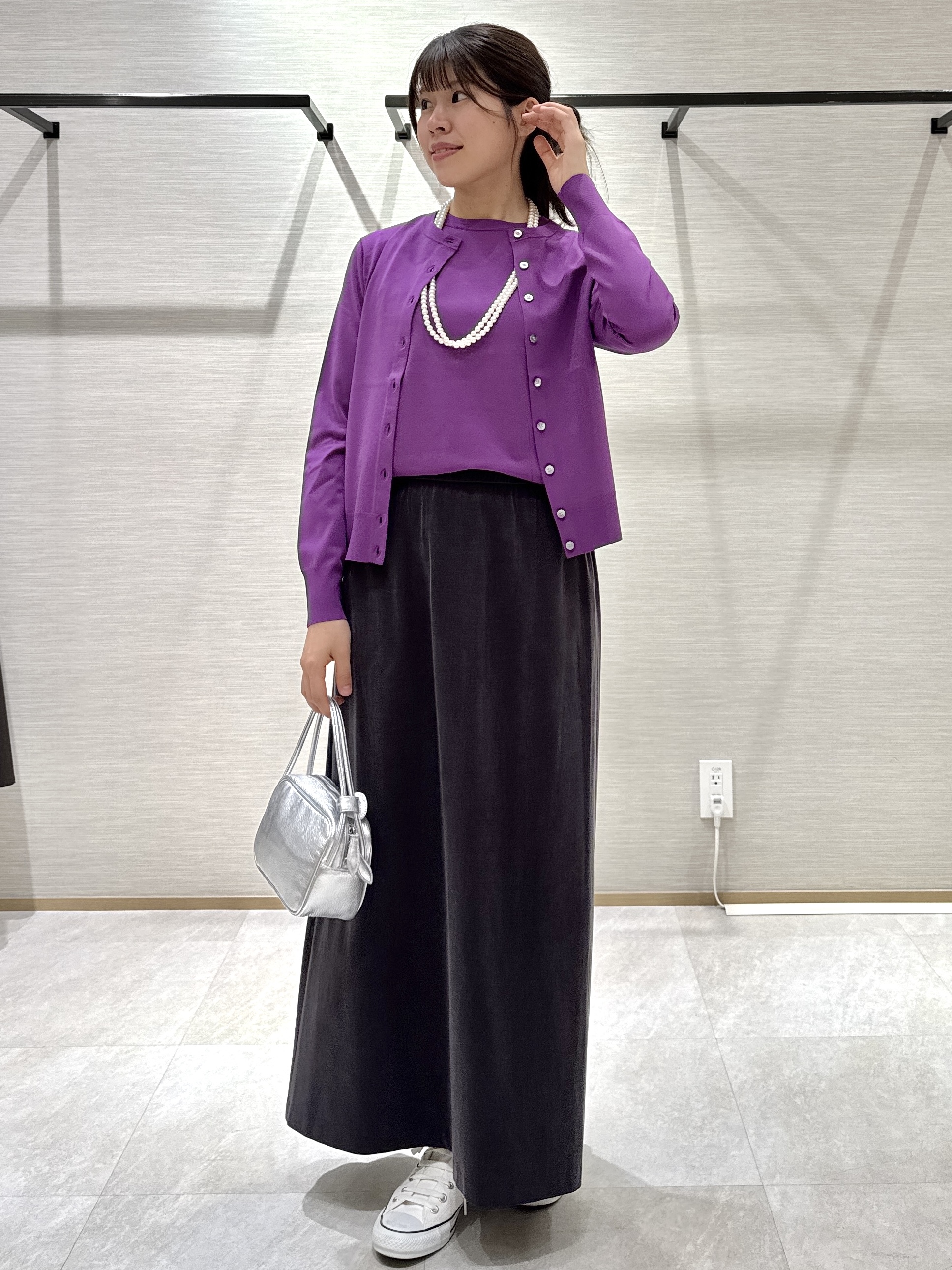 nanaさんの「UNTITLED｜【アンサンブル可/上品な清涼感】コンパクト5分袖ニット」を使ったコーディネート