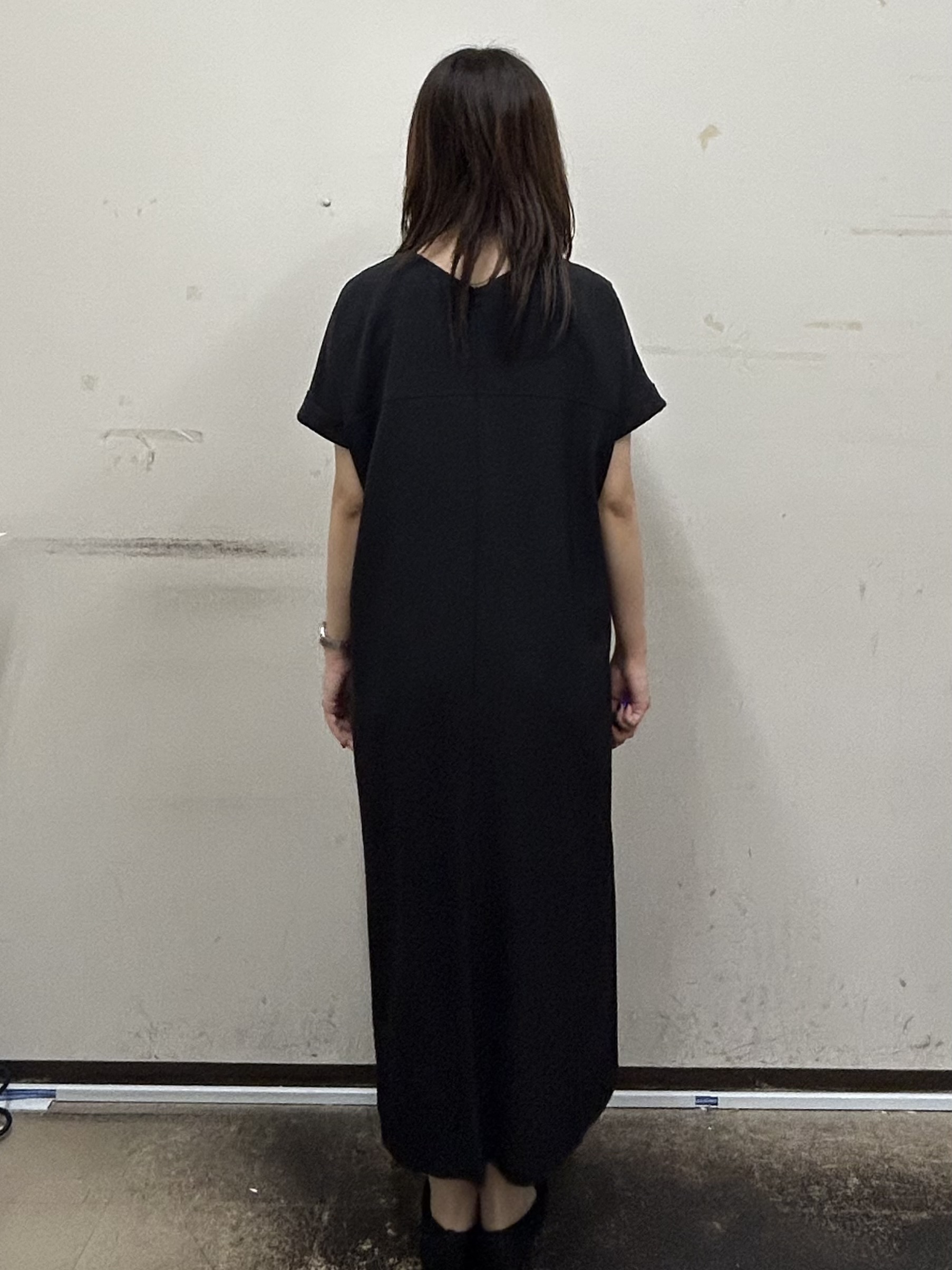 noeさんの「INDIVI｜【華奢見え】ベルト付きナローワンピース」を使ったコーディネート