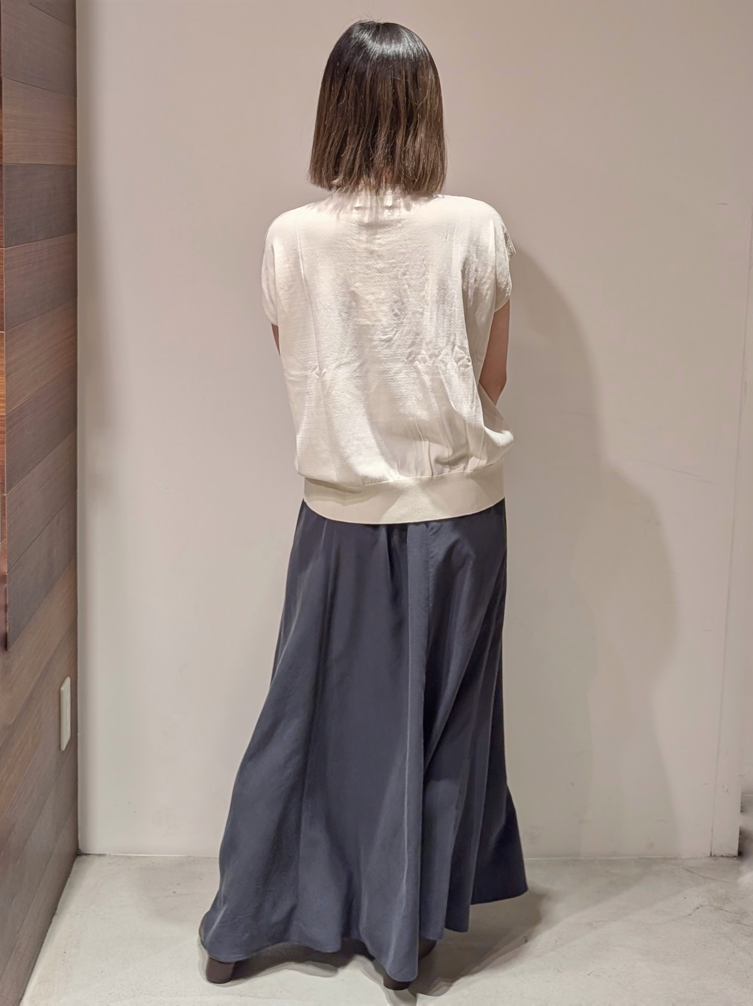 nanさんの「OPAQUE.CLIP｜【接触冷感／UV】フリルフレンチスリーブニット《洗濯機OK》」を使ったコーディネート