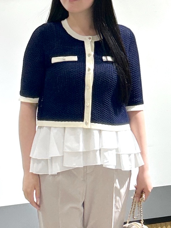 sayaさんの「OPAQUE.CLIP｜ペプラムキャミSETバイカラーカーディガン【洗濯機OK／抗ピリング】」を使ったコーディネート