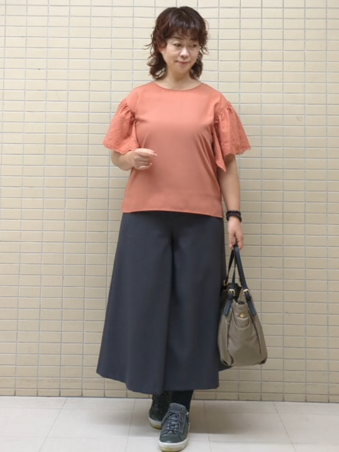 ハム太郎さんの「Reflect｜【通勤◎】スカラップレーススリーブ ブラウス」を使ったコーディネート