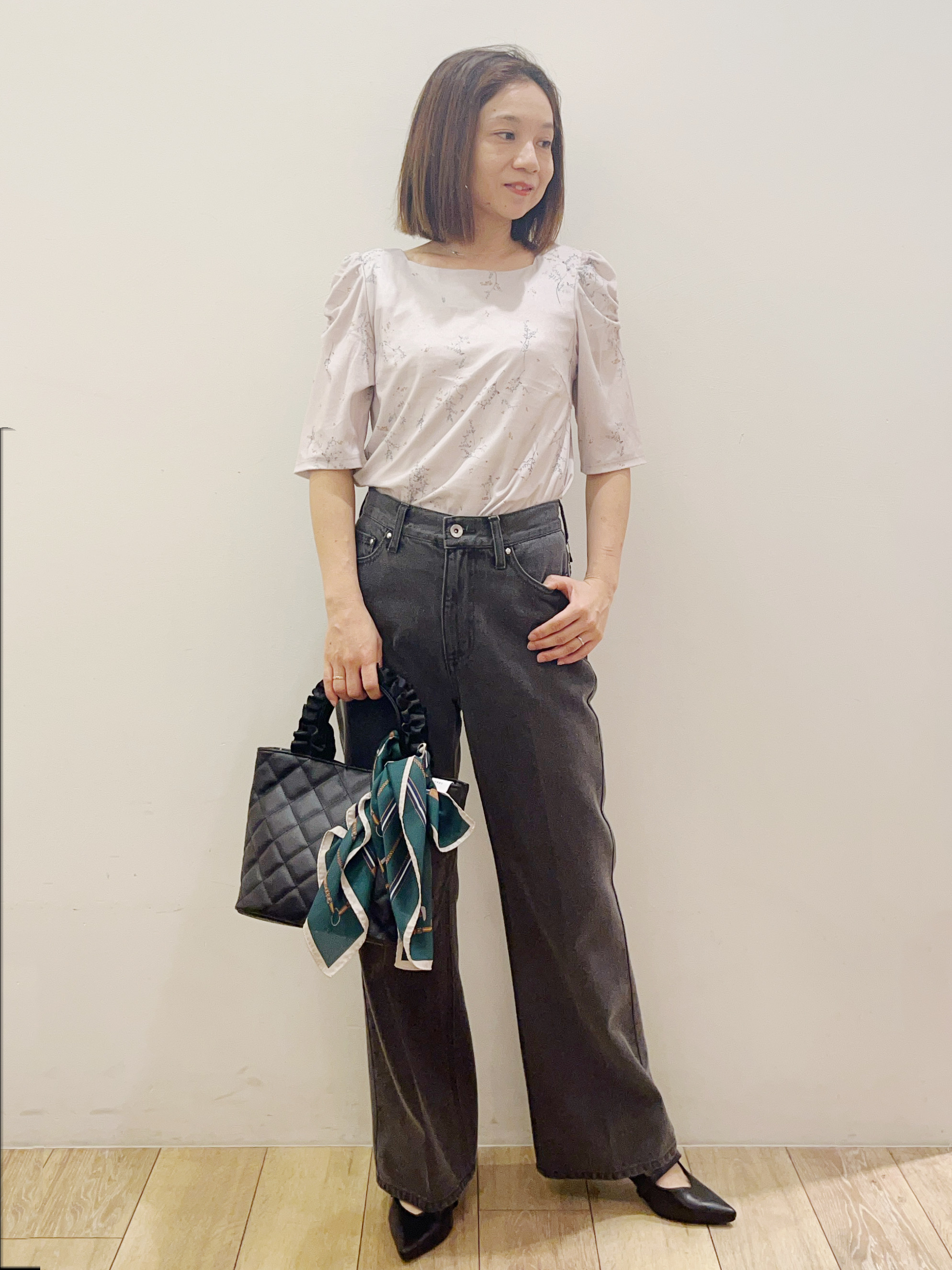 kcさんの「OPAQUE.CLIP｜シアーベロアパフトップス【洗濯機OK】」を使ったコーディネート