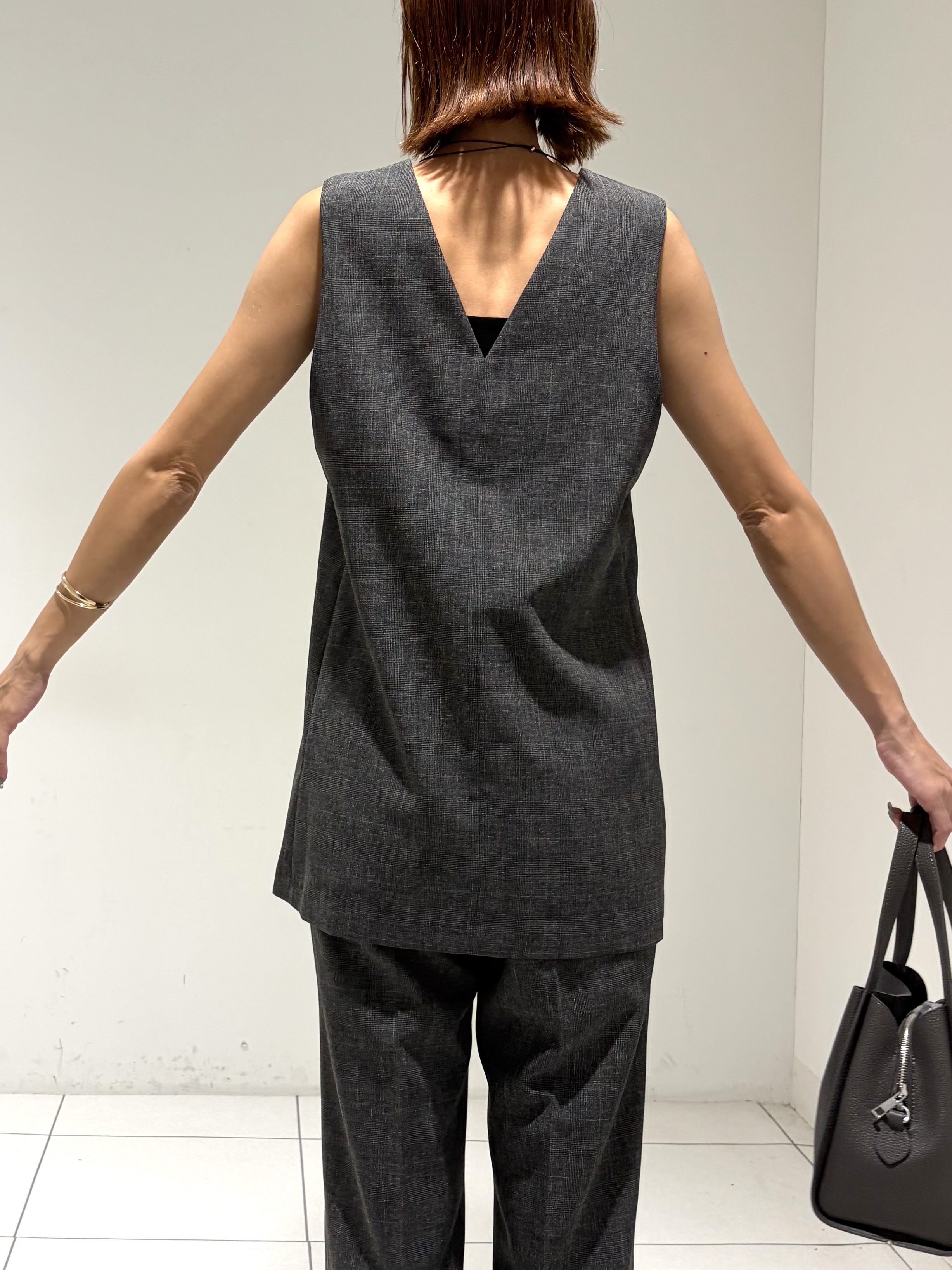 shioriさんの「INDIVI｜【UVケア／接触冷感】リネン風チェックストレートパンツ」を使ったコーディネート