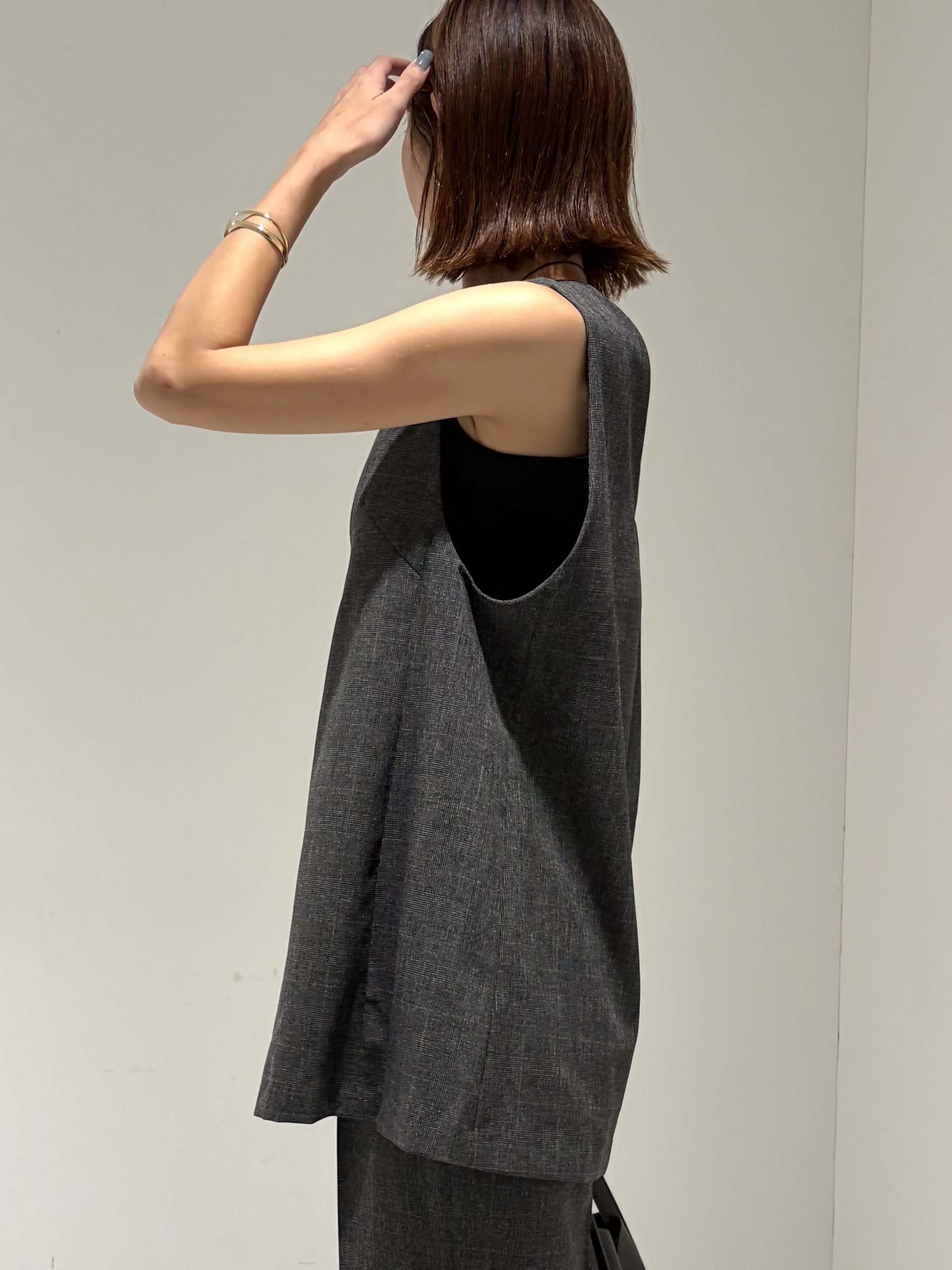 shioriさんの「INDIVI｜【UVケア／接触冷感】リネン風チェックストレートパンツ」を使ったコーディネート