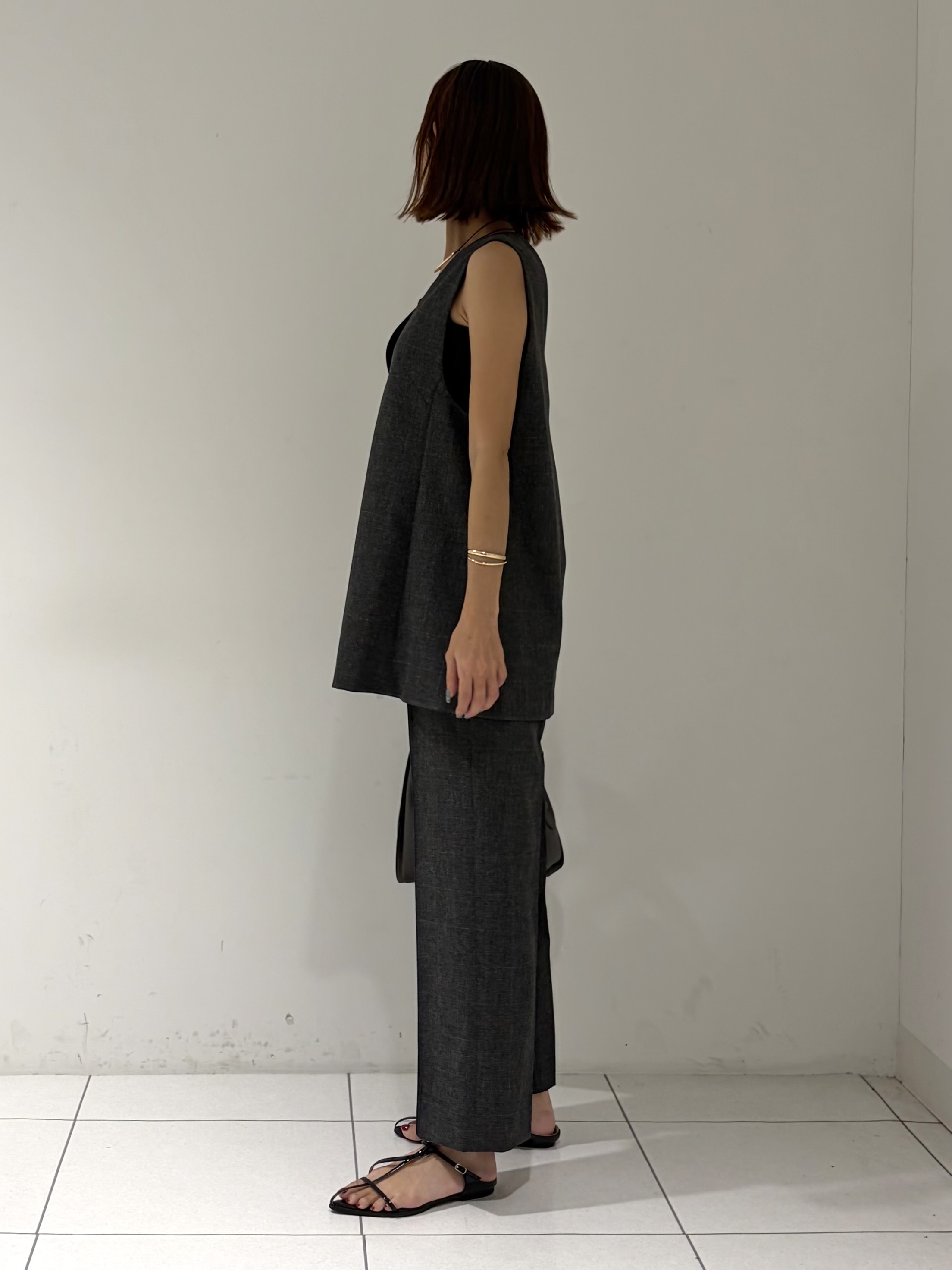 shioriさんの「INDIVI｜【UVケア／接触冷感】リネン風チェックストレートパンツ」を使ったコーディネート